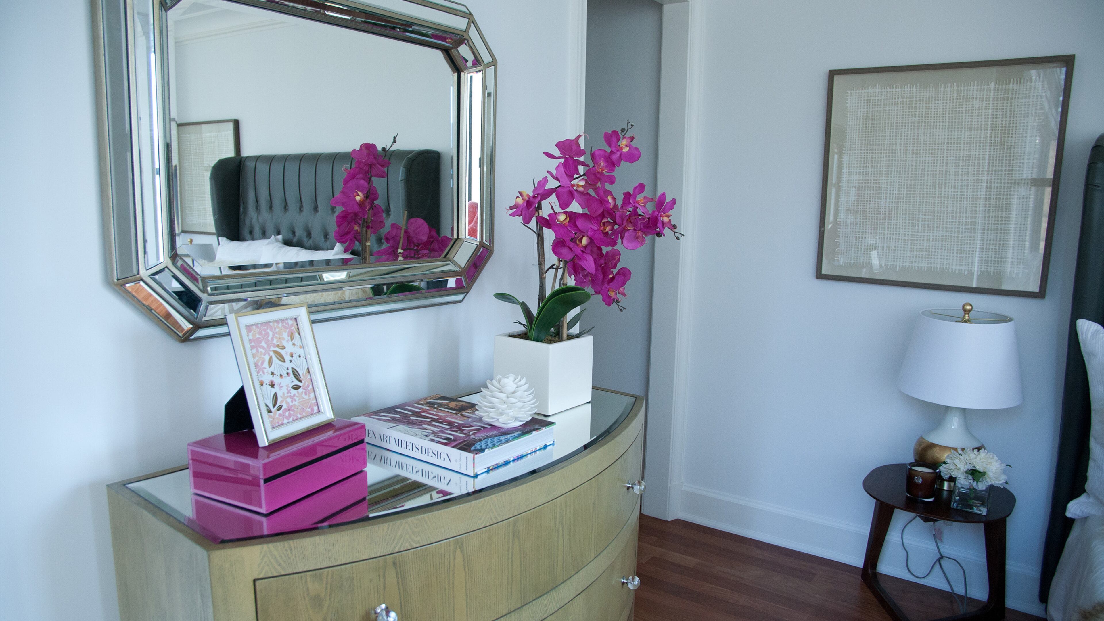Hot pink packs a powerful color punch in this bedroom. (Handout/TNS)