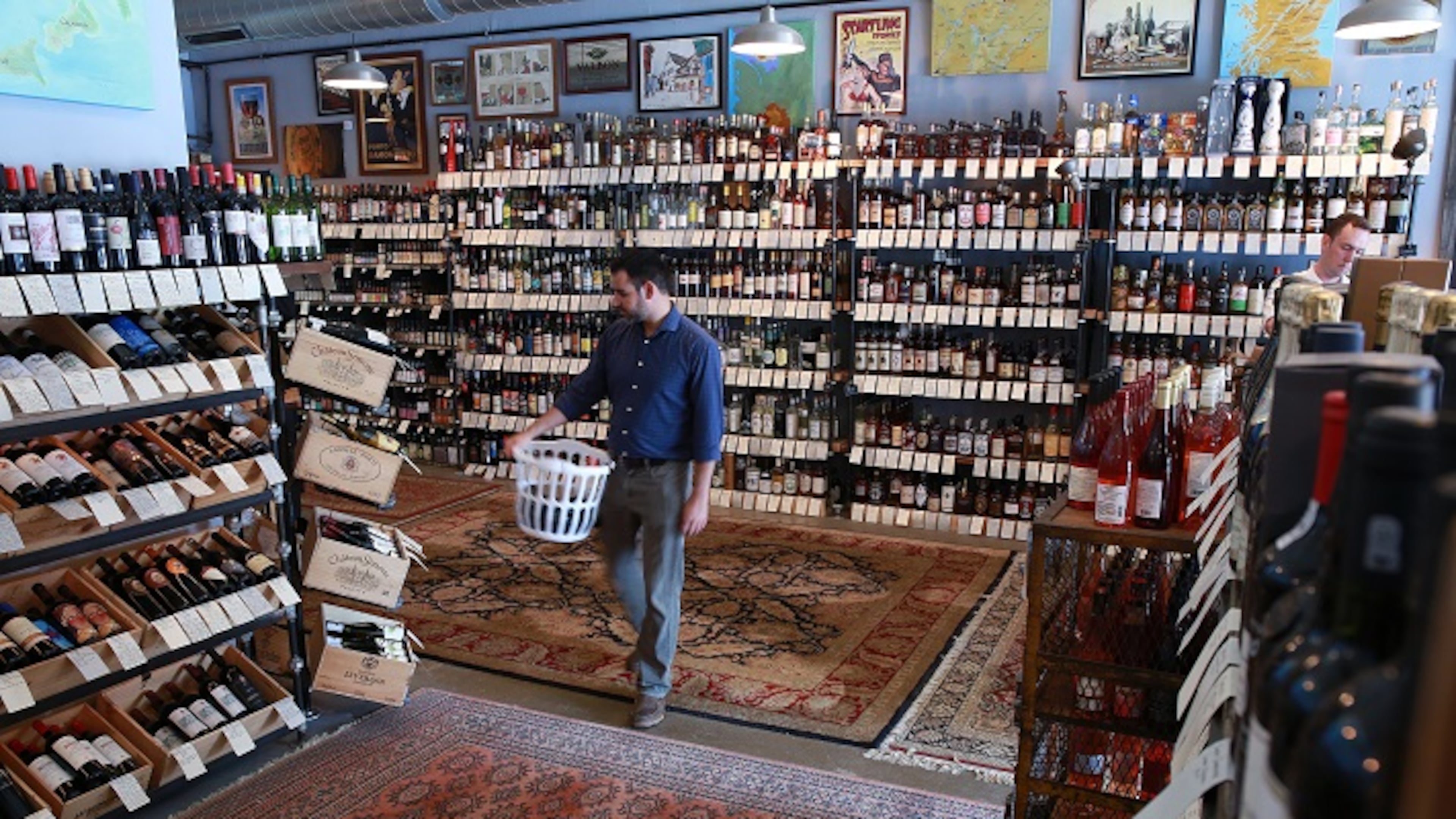 Buying wine can be confusing, with the hundreds of choices available in shops. You're going to need a guide you can trust. (John J. Kim/Chicago Tribune/TNS)
