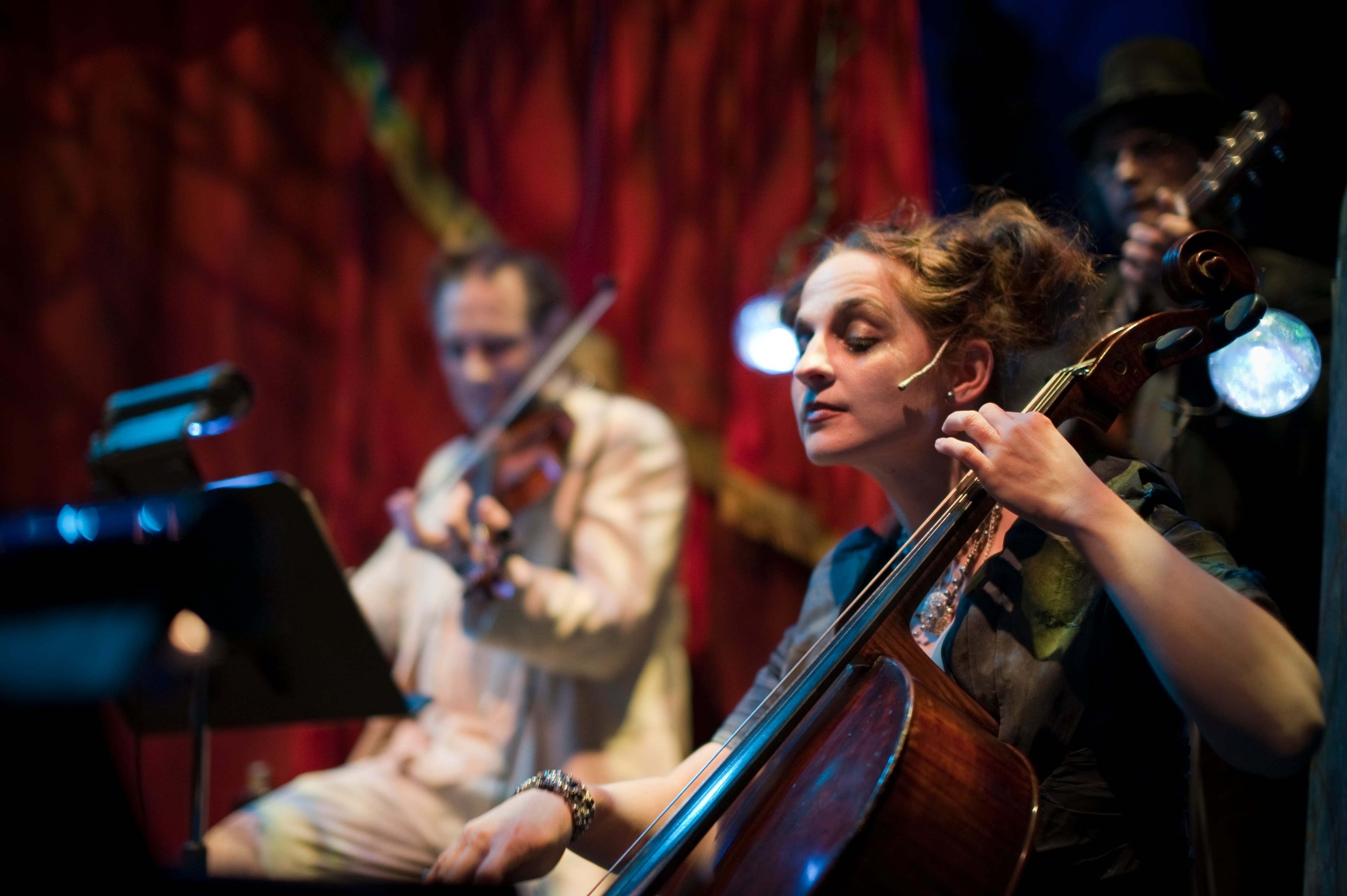 Kristin Haverty performs as Daftly alongside Drizzily (Scott DePoy) in an early production of "Ghastly Dreadfuls." (Courtesy of Center for Puppetry Arts)