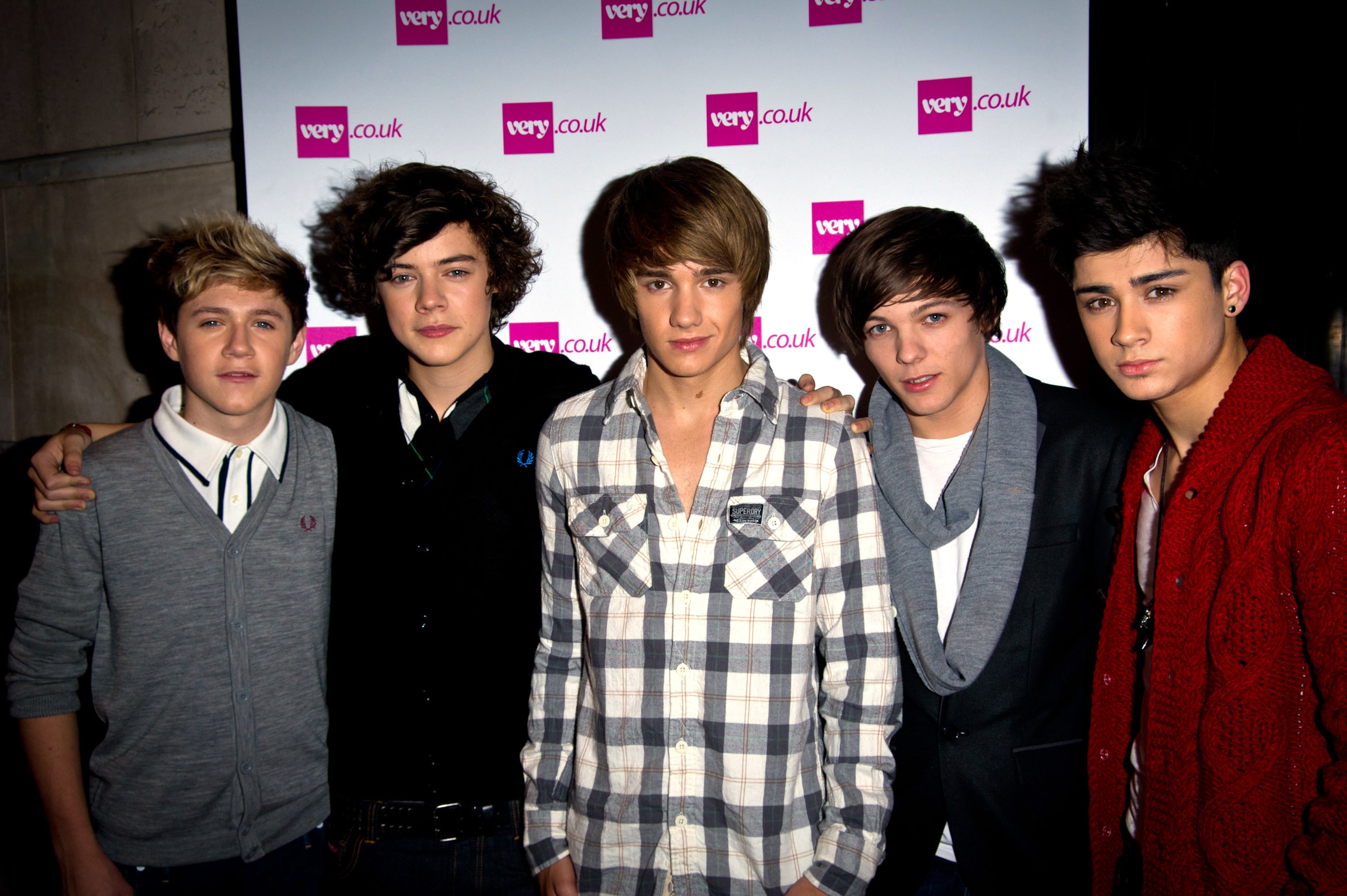 LONDON, ENGLAND - NOVEMBER 24: (L-R) Niall Horan, Harry Styles, Liam Payne, Zain Malik and Louis Tomlinson of 'One Direction' attends the Very.co.uk Christmas Catwalk Show at Victoria House on November 24, 2010 in London, England. (Photo by Ian Gavan/Getty Images)