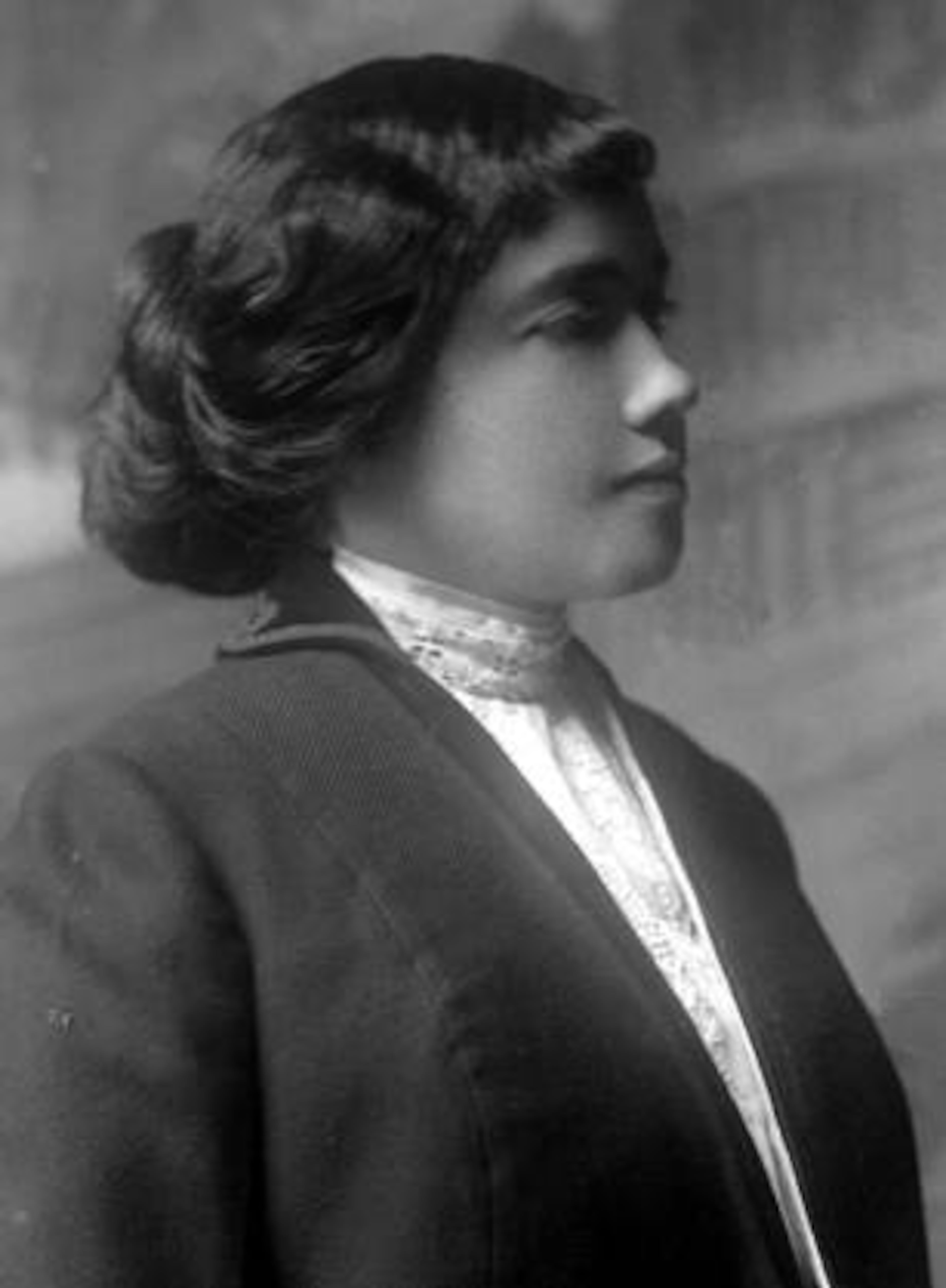 Dr. Georgia Dwelle, High School class of 1900. The first Spelman alumna to attend medical school. In 1920, she established the Dwelle Infirmary, the first general hospital for African-Americans in Atlanta, and the first 'lying-in' obstetrical hospital to African-American women.