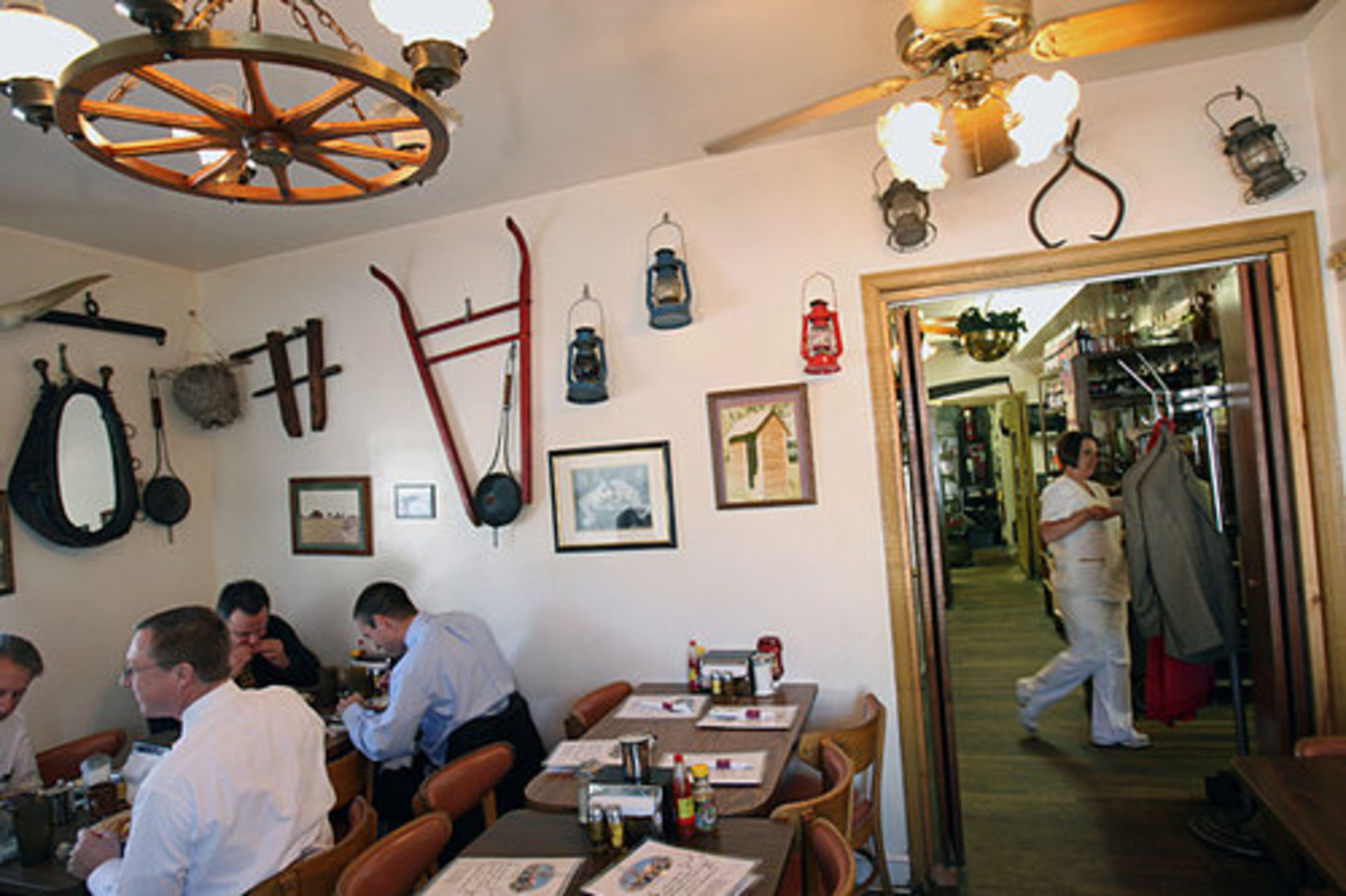 One of Atlanta's legendary restaurant, Bobby & June's Kountry Kitchen on 14th Street is closing end of this month. Since 1979 Kountry Kitchen owner Bobby and June Crowe welcomed locals and out-of-town folks for breakfast and lunch are calling it quits after 30 years.