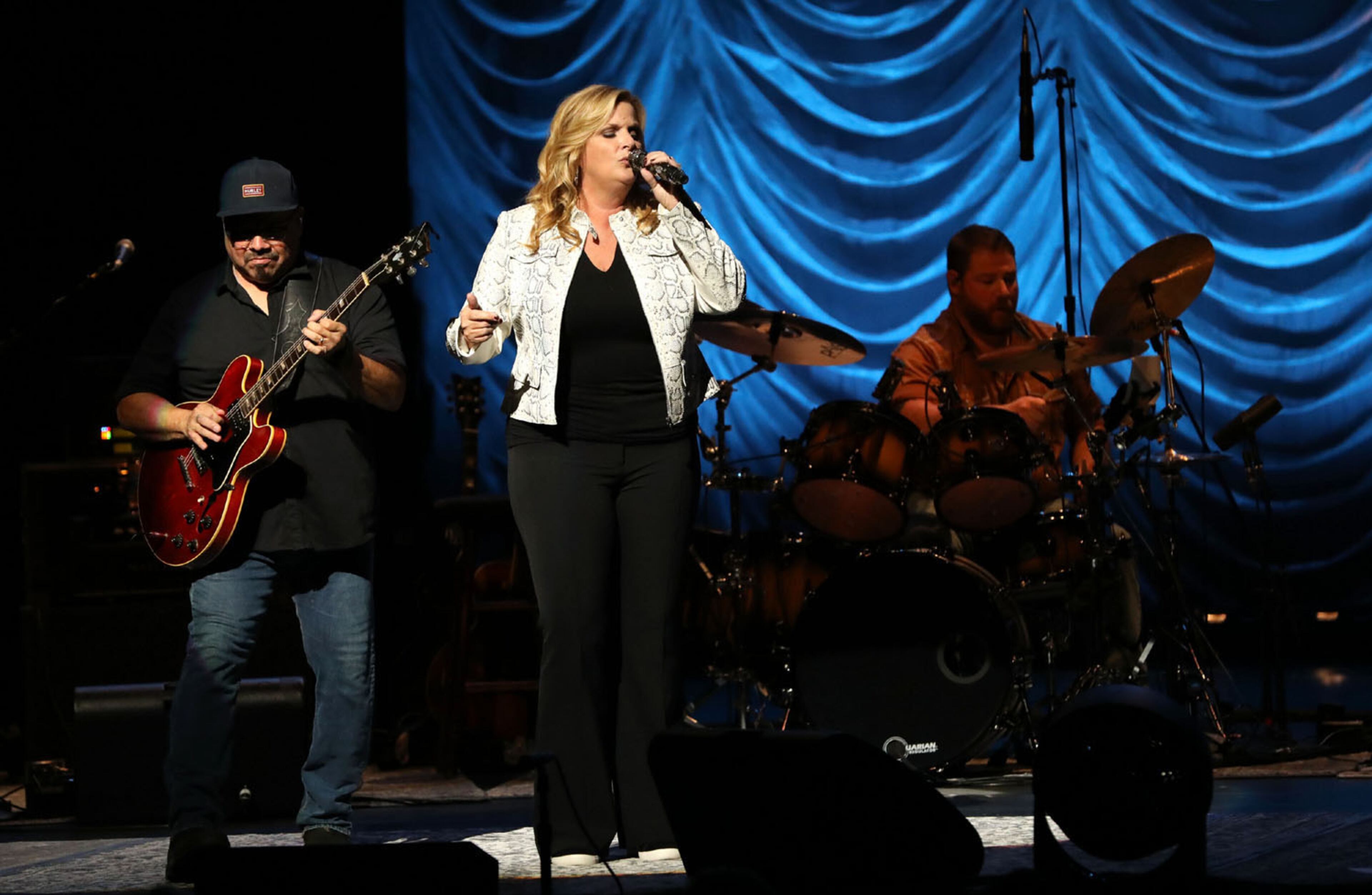 Georgia native Trisha Yearwood engtertained sold out Cobb Energy Center on Sunday, October 13, 2019.
Robb Cohen Photography & Video/ RobbsPhotos.com