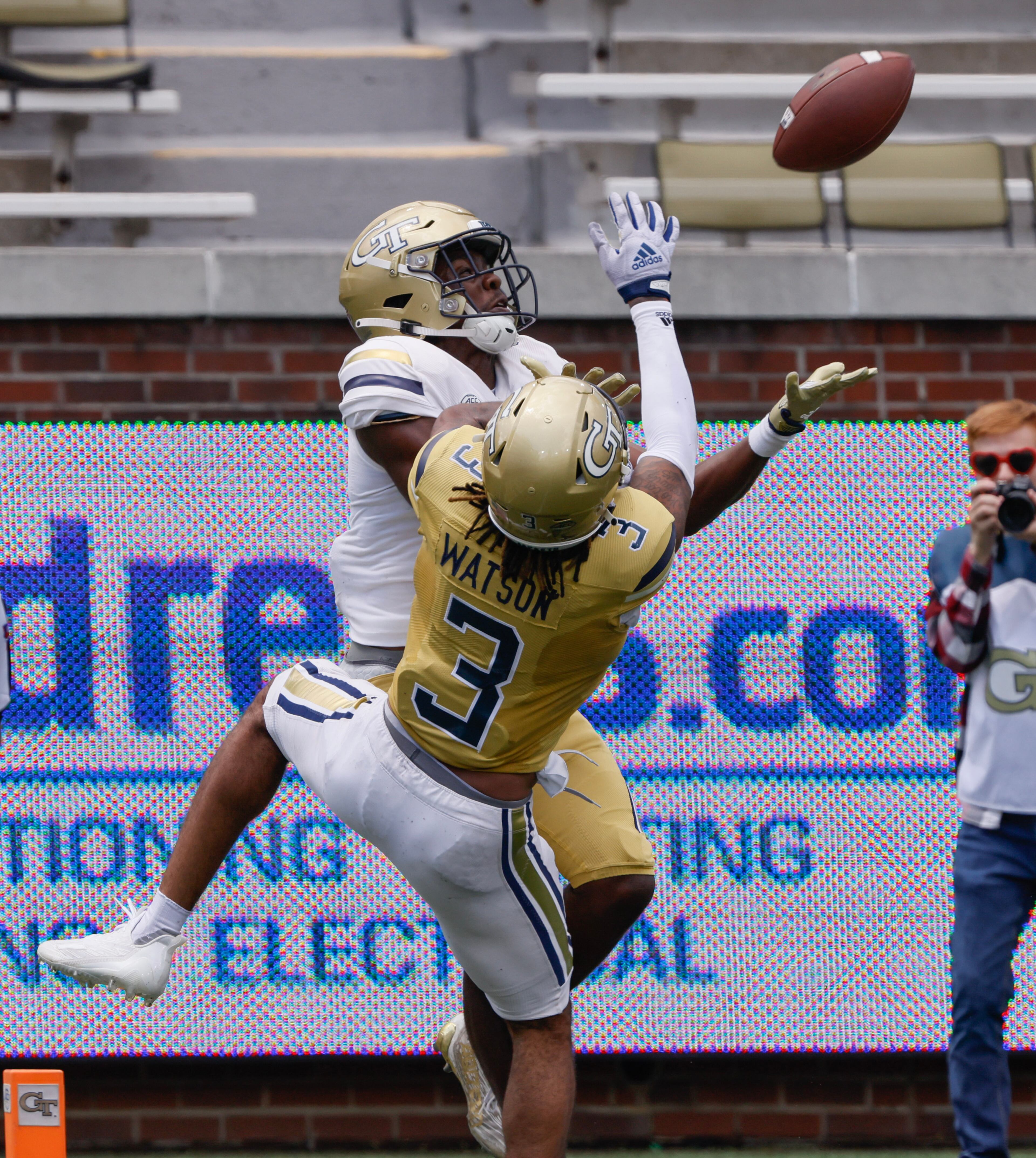 Kenyatta Watson II breaks up a pass intended for Avery Boyd during Georgia Tech's spring football game in Atlanta on Saturday, April 15, 2023. (Bob Andres for the Atlanta Journal Constitution)