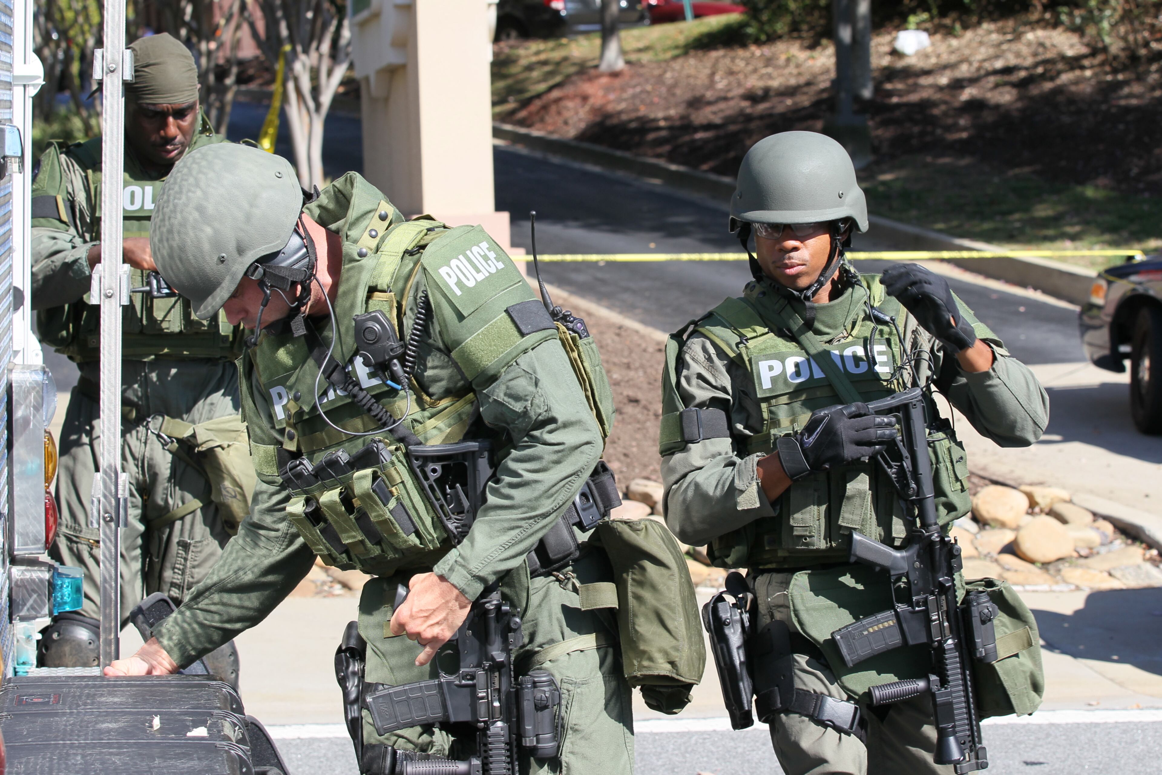 A burglary suspect surrendered to Atlanta police Thursday on the second floor of a Buckhead hotel that had been evacuated during a manhunt. The Towne Place Suites hotel at 800 Sidney Marcus Blvd. was evacuated just before the lunch hour as authorities, including a SWAT team, searched for the unidentified man.