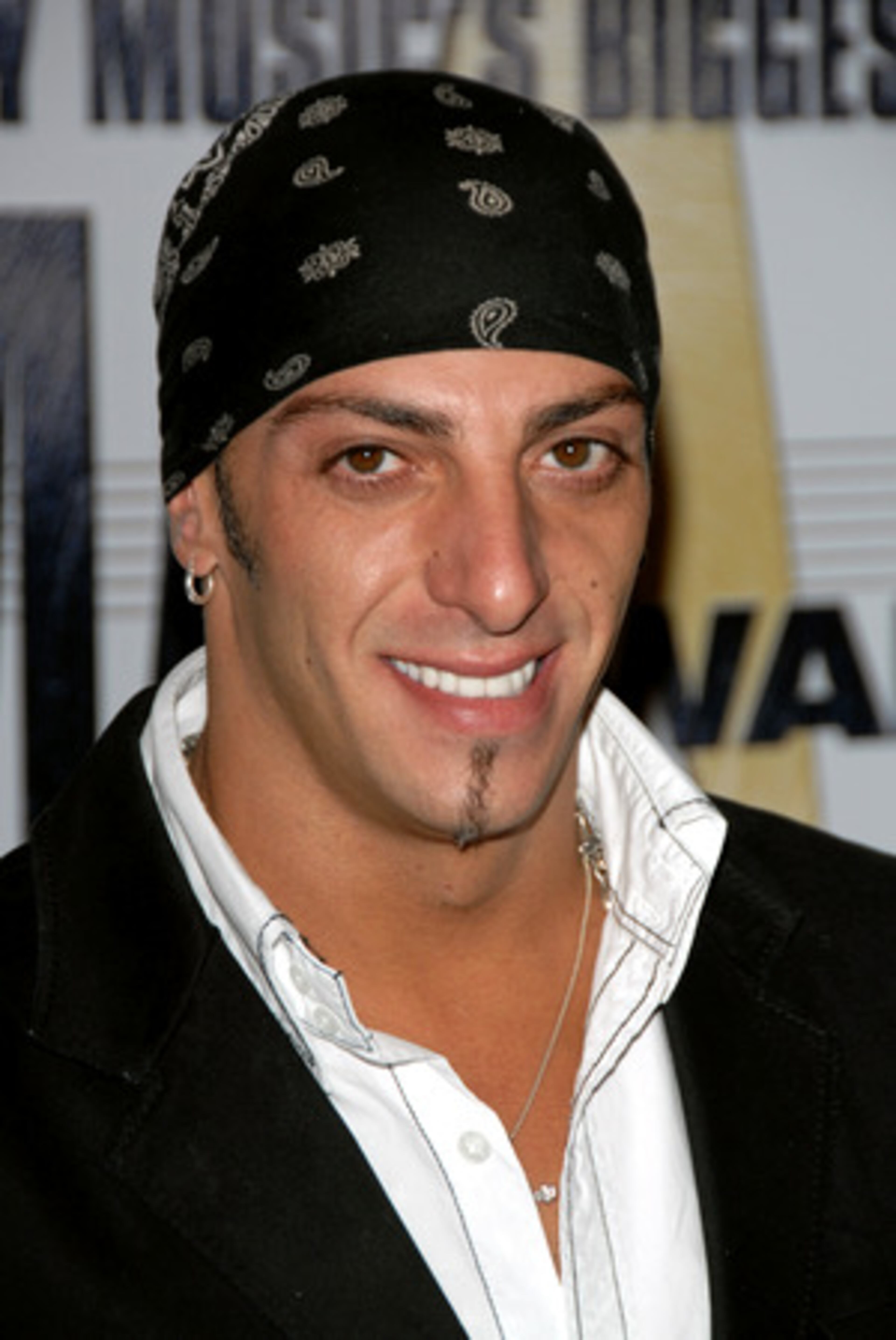 Trent Tomlinson: Describes his style as "let's-have-a-party" country music.