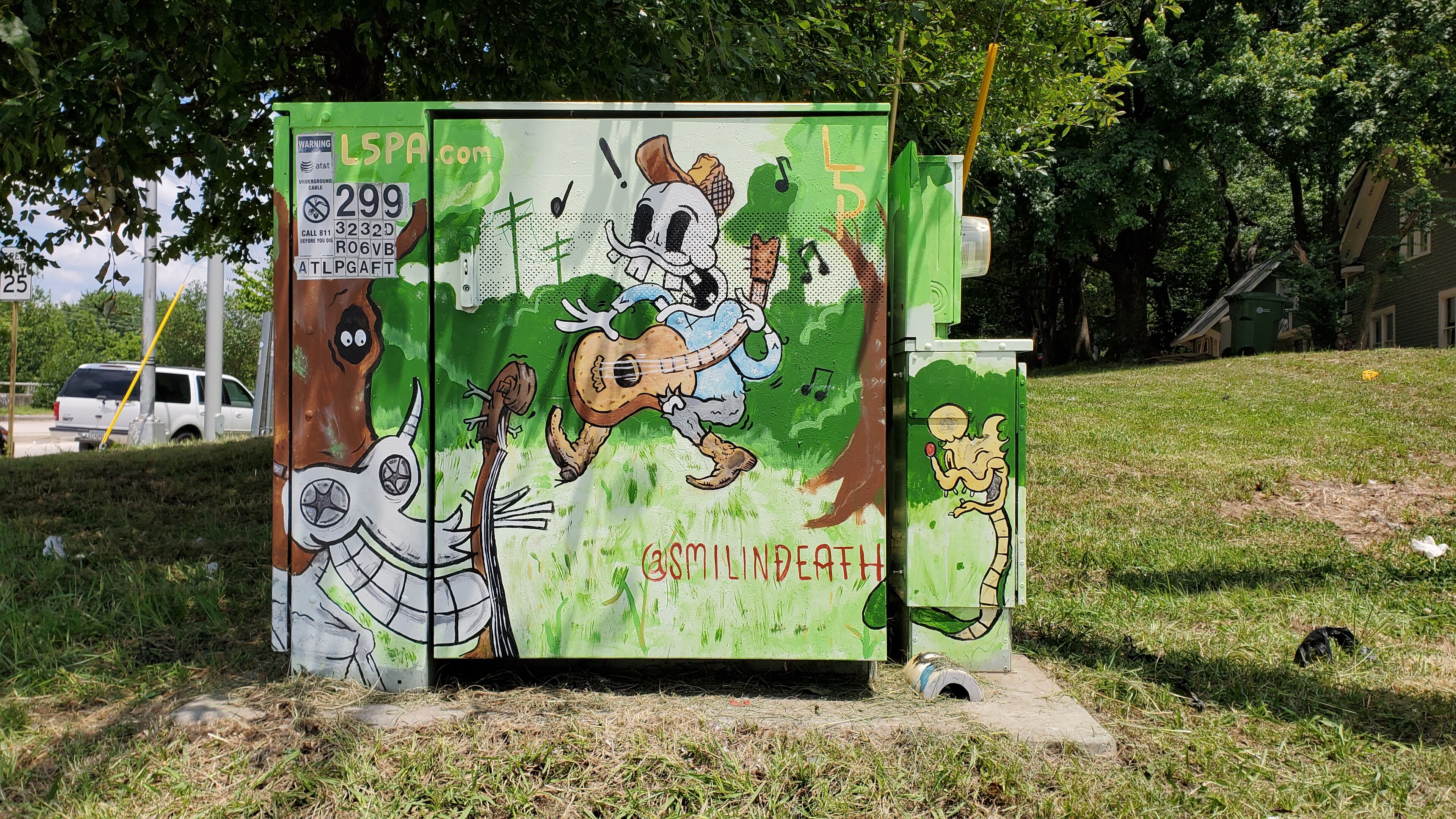 An Little Five Points utility box painted by Geoffrey Solomon.