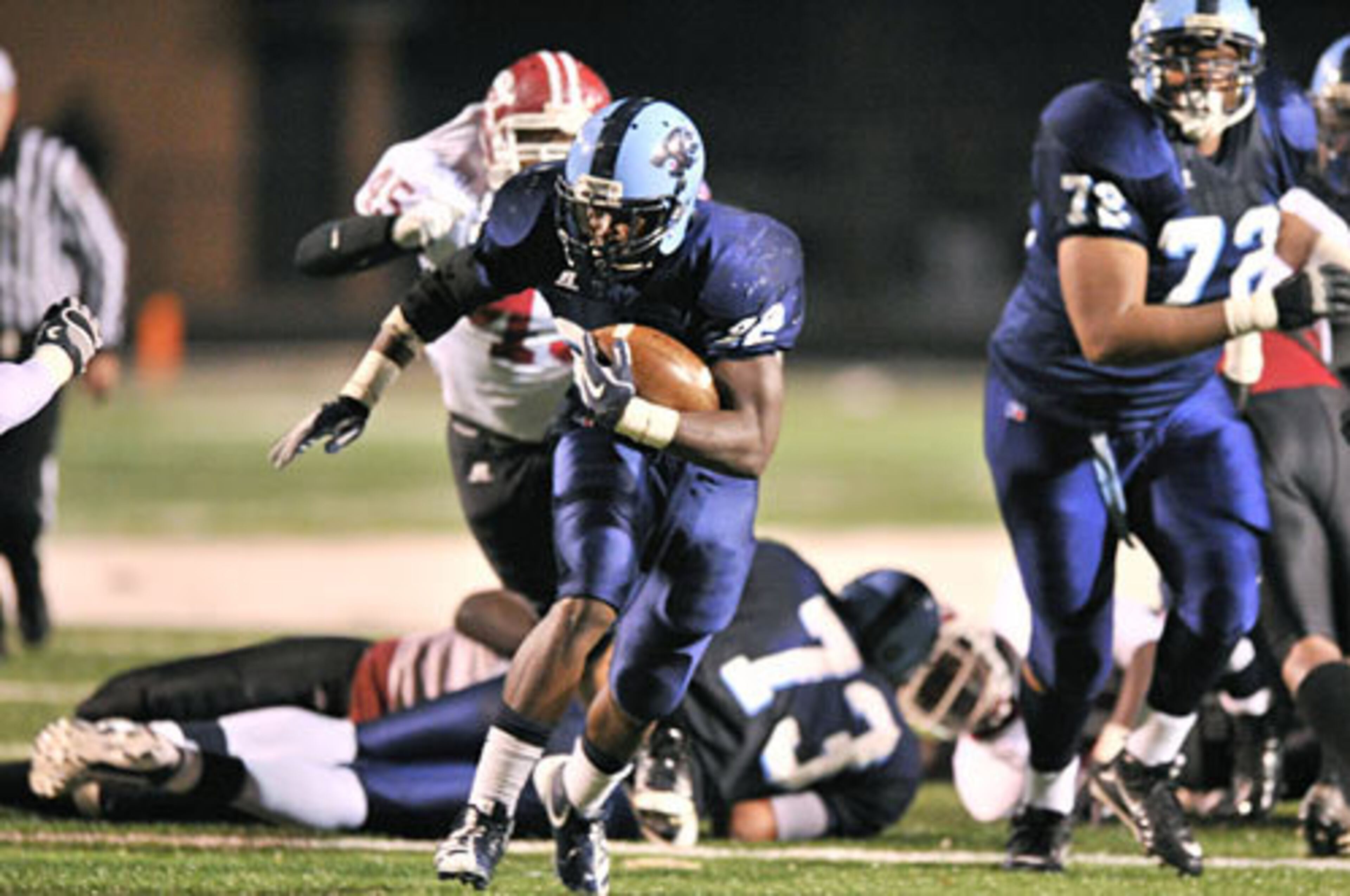 Lovejoy's Travis Custis (22) runs for a touchdown in the second half.