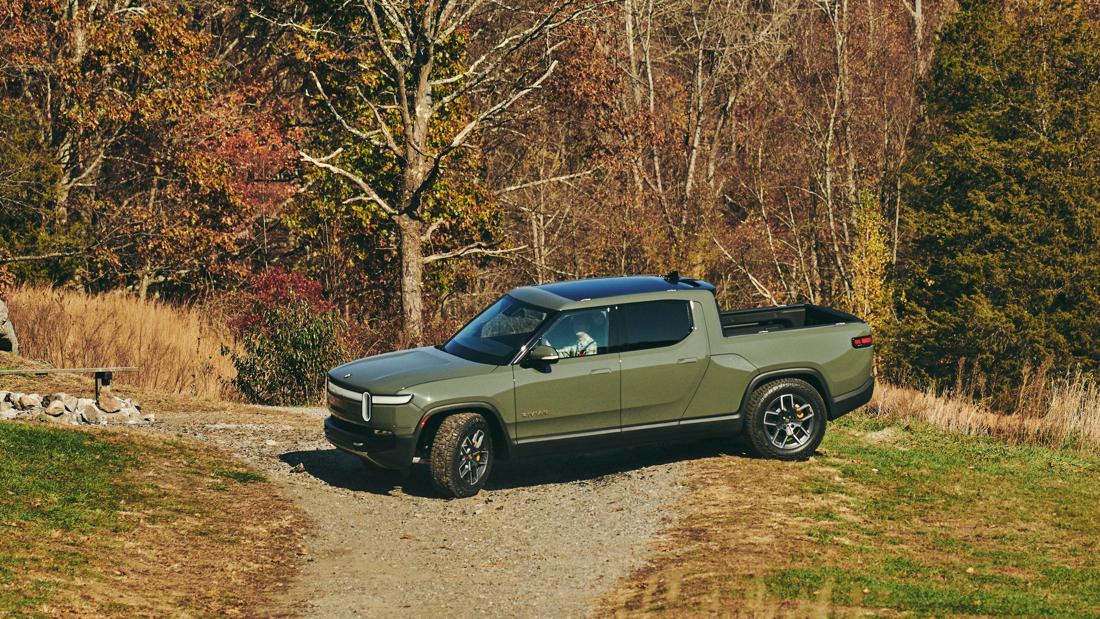 The Rivian R1T electric truck in Pound Ridge, N.Y., Nov. 9, 2021. Rivian faces fierce competition in the market for electric trucks, but analysts rave about its vehicles and financial backing. (Bryan Derballa/The New York Times)