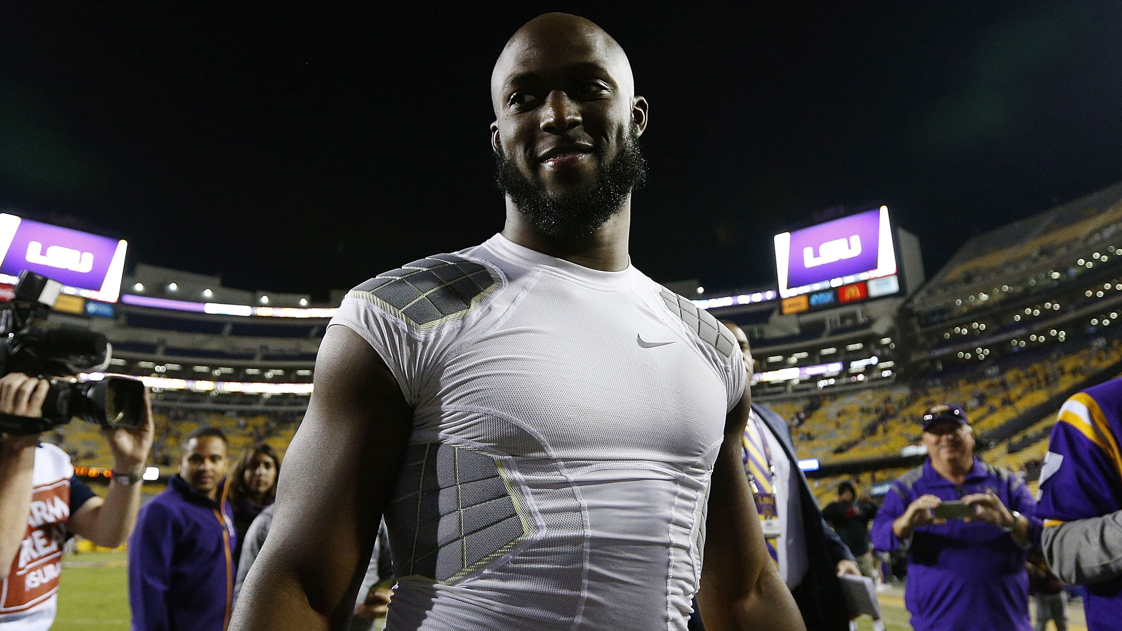 BATON ROUGE, LA - OCTOBER 22: Leonard Fournette #7 of the LSU Tigers reacts after a game against the Mississippi Rebels at Tiger Stadium on October 22, 2016 in Baton Rouge, Louisiana. LSU won 38-21. (Photo by Jonathan Bachman/Getty Images)