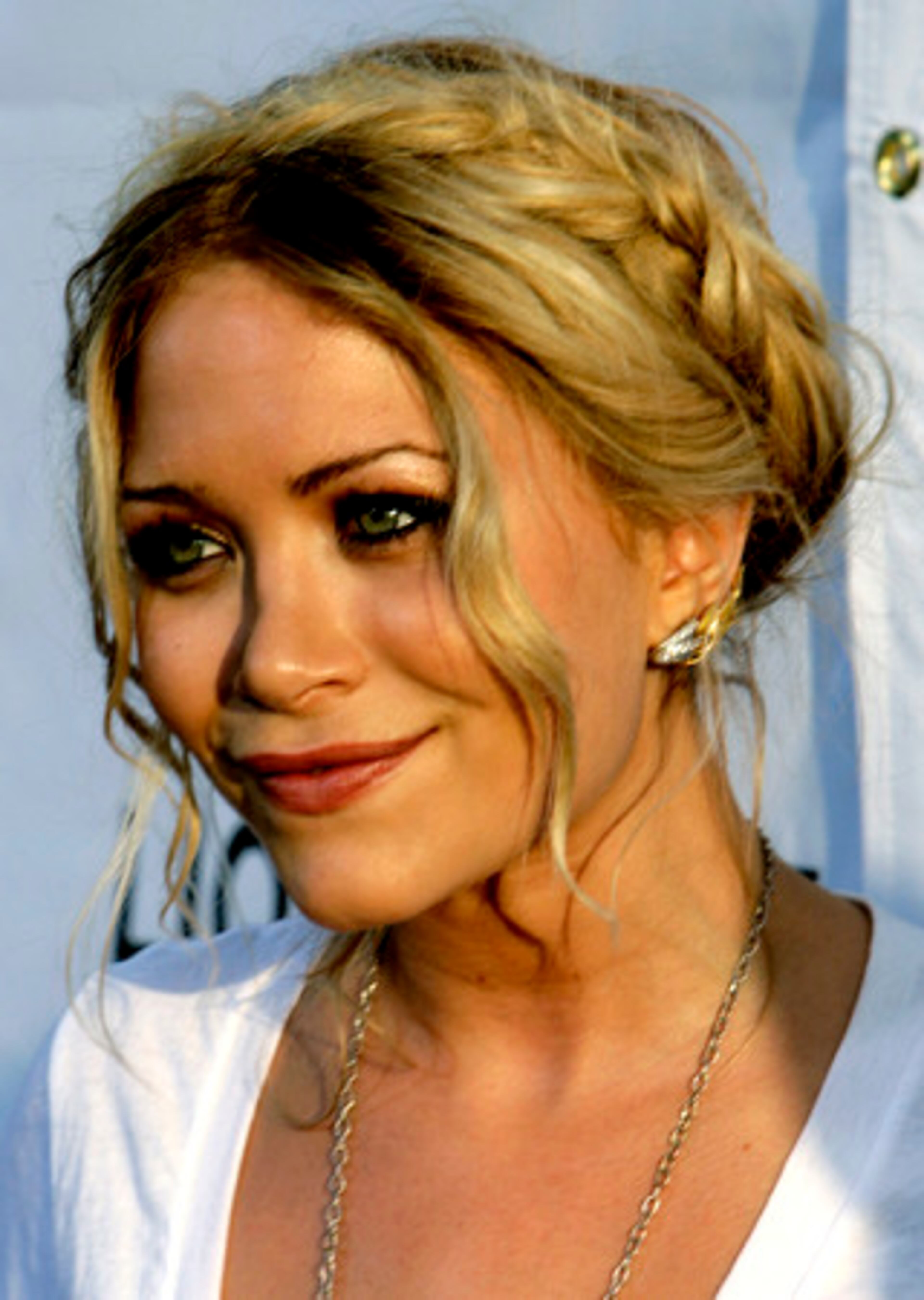 We think Mary-Kate Olsen looks rather fetching here, but Blackwell compared her to a "tattered toothpick." Well, this tattered toothpick caught the eye of cycling champ Lance Armstrong! Wait -- or was that Ashley? OK, whichever one kissed Ben Kingsley, she's the toothpick.