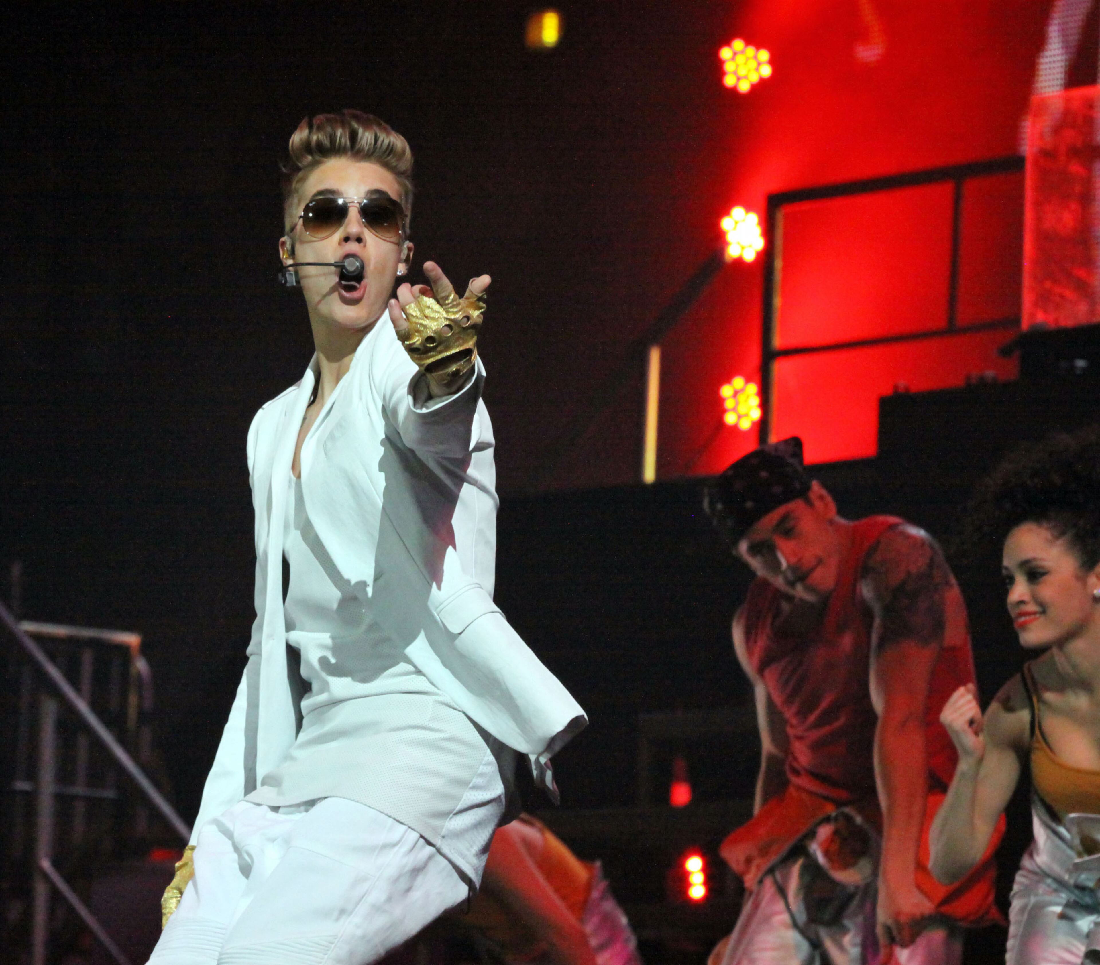 Justin Bieber performs "All Around the World."