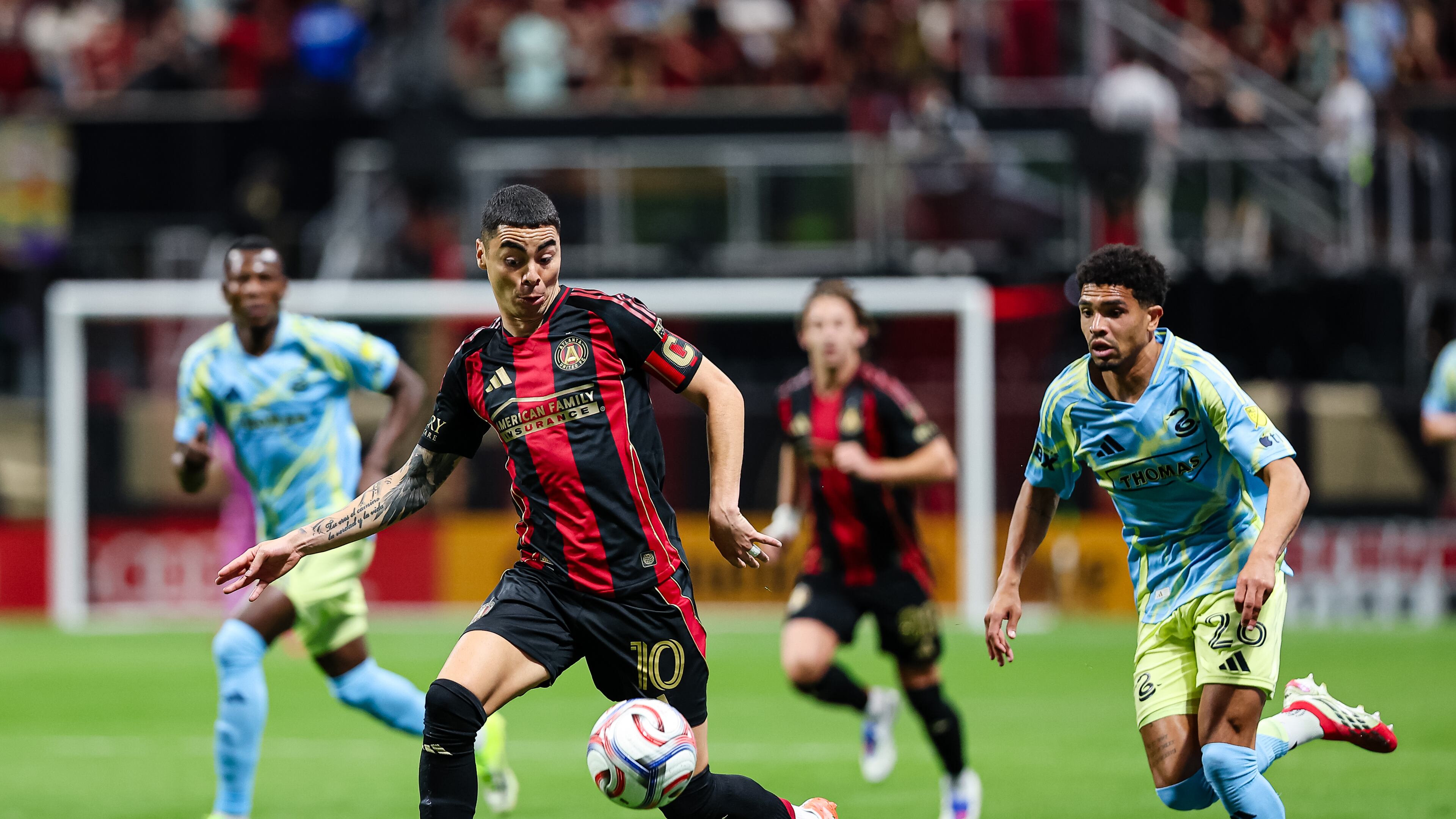 Atlanta United midfielder handles the ball
during the match against Philadelphia Union at Mercedes-Benz Stadium March 14, 2026. Atlanta United won its first match of the season, defeating Philadelphia 3-1. (Photo by Bee Trofort-Wilson/Atlanta United)