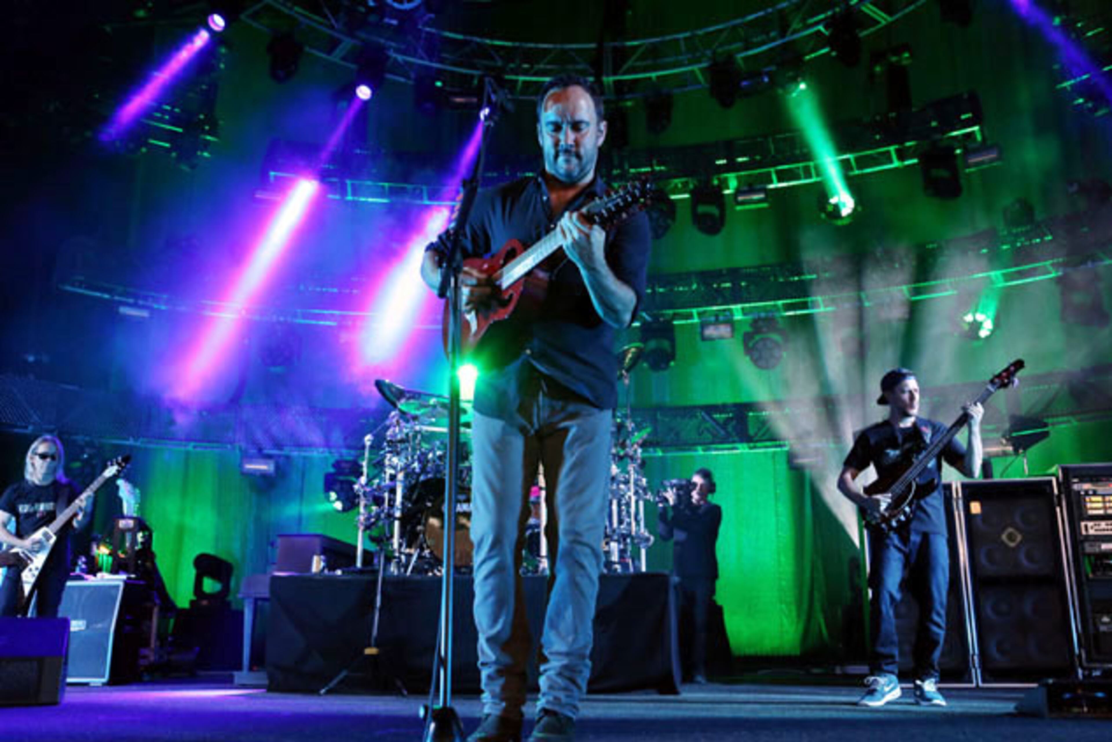 The Dave Matthews Band rocked out the sold-out Lakewood Amphitheatre for three solid hours on Saturday night, May 28, 2016. Robb Cohen Photography & Video /www.RobbsPhotos.com