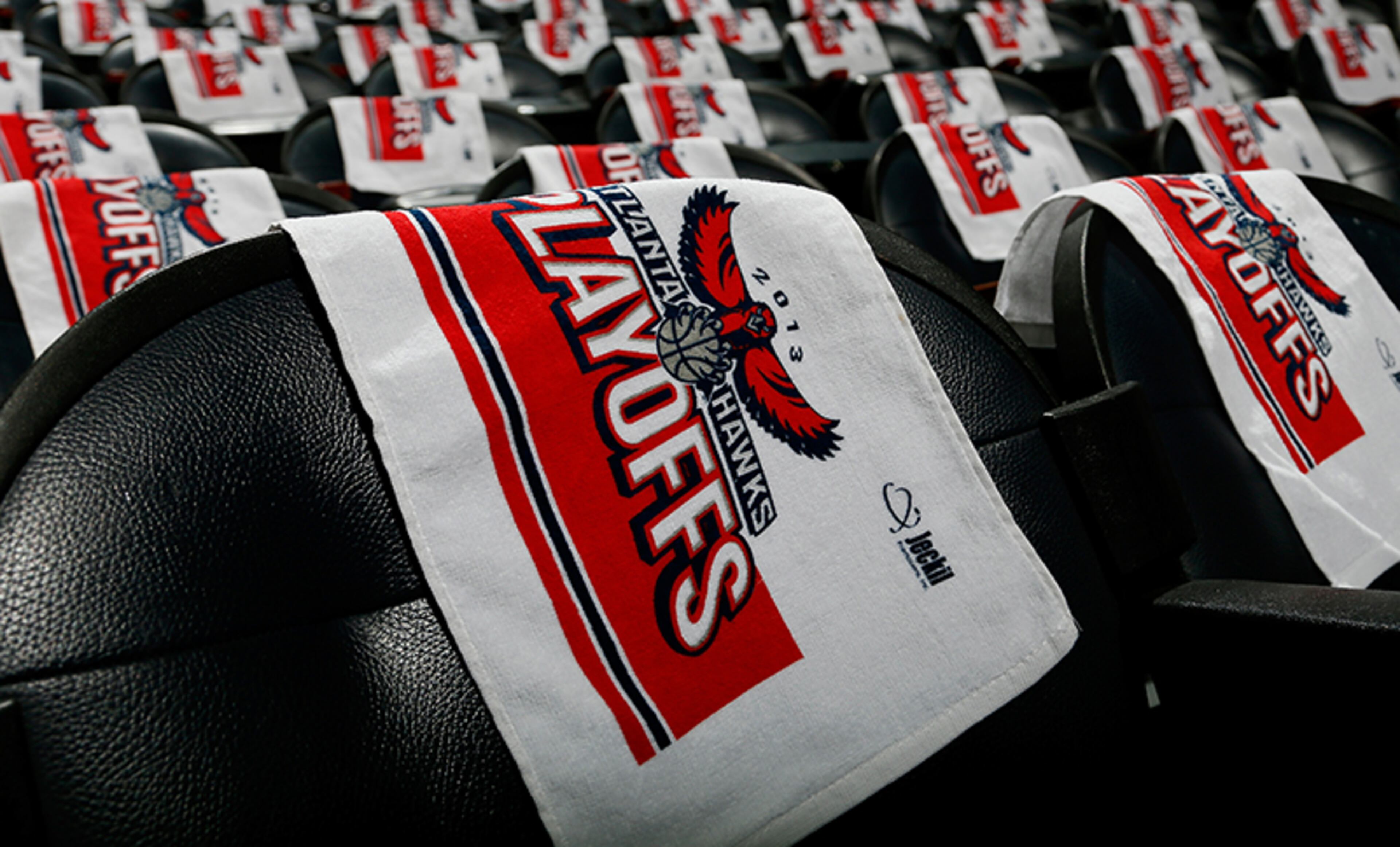 Playoff victory. After dropping the first two games of their Eastern Conference quarterfinal series to the Pacers in Indianapolis, the Hawks returned home and won Game 3 90-69 on April 27. Al Horford had a game-high 26 points and 16 rebounds, his 16th career playoff double-double, in a game the Hawks led by as many as 28 points. The win came after the Hawks lost Games 1 and 2 by an average of 16 points. The Hawks evened the series with a win two days later.