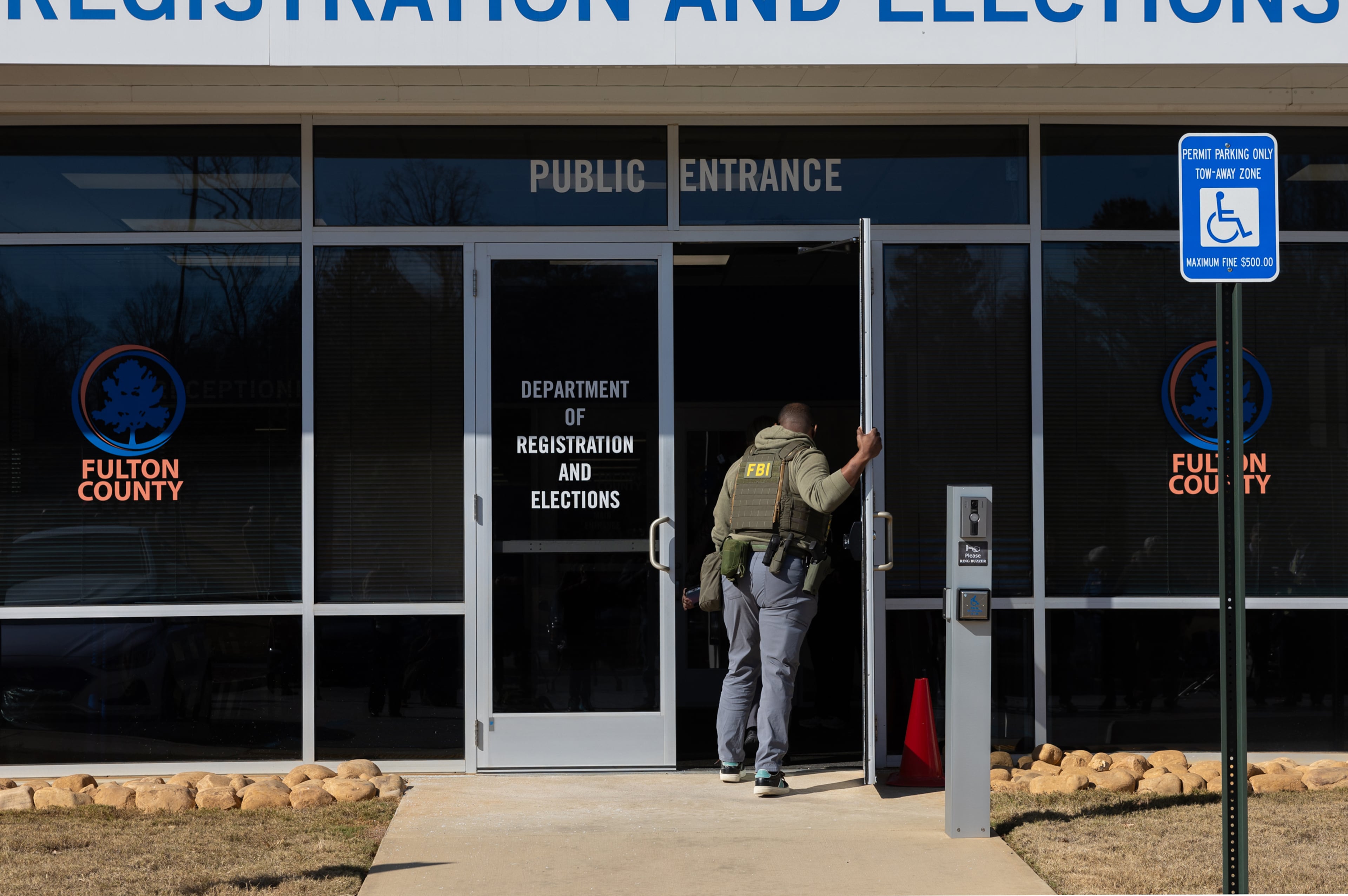 FBI raids Fulton County election office seeking ballots from Trump’s 2020 loss