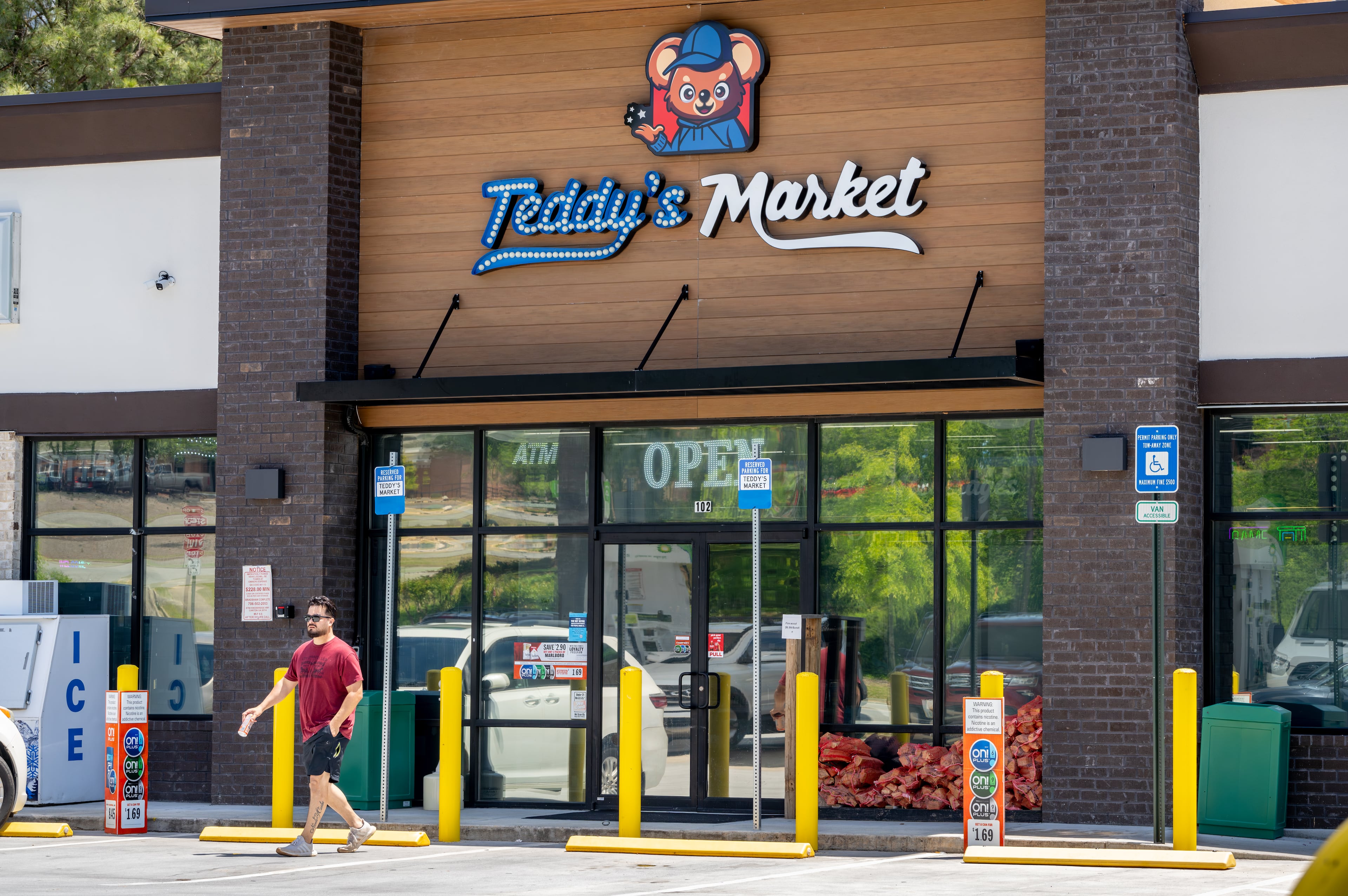 Teddy's Market convenience store sued by Buc-ee's