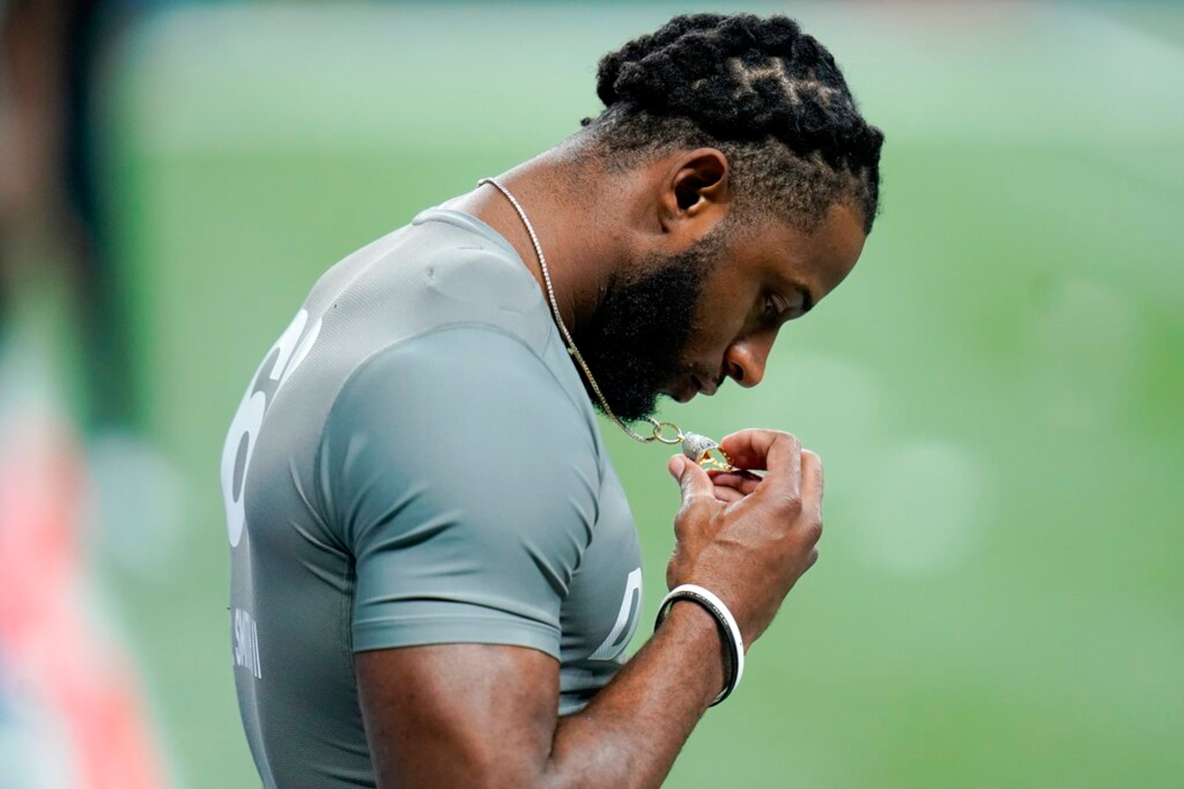 Georgia defensive back Christopher Smith II prepares to run the 40-yard dash at the NFL football scouting combine, Friday, March 3, 2023, in Indianapolis. (AP Photo Erin Hooley)
