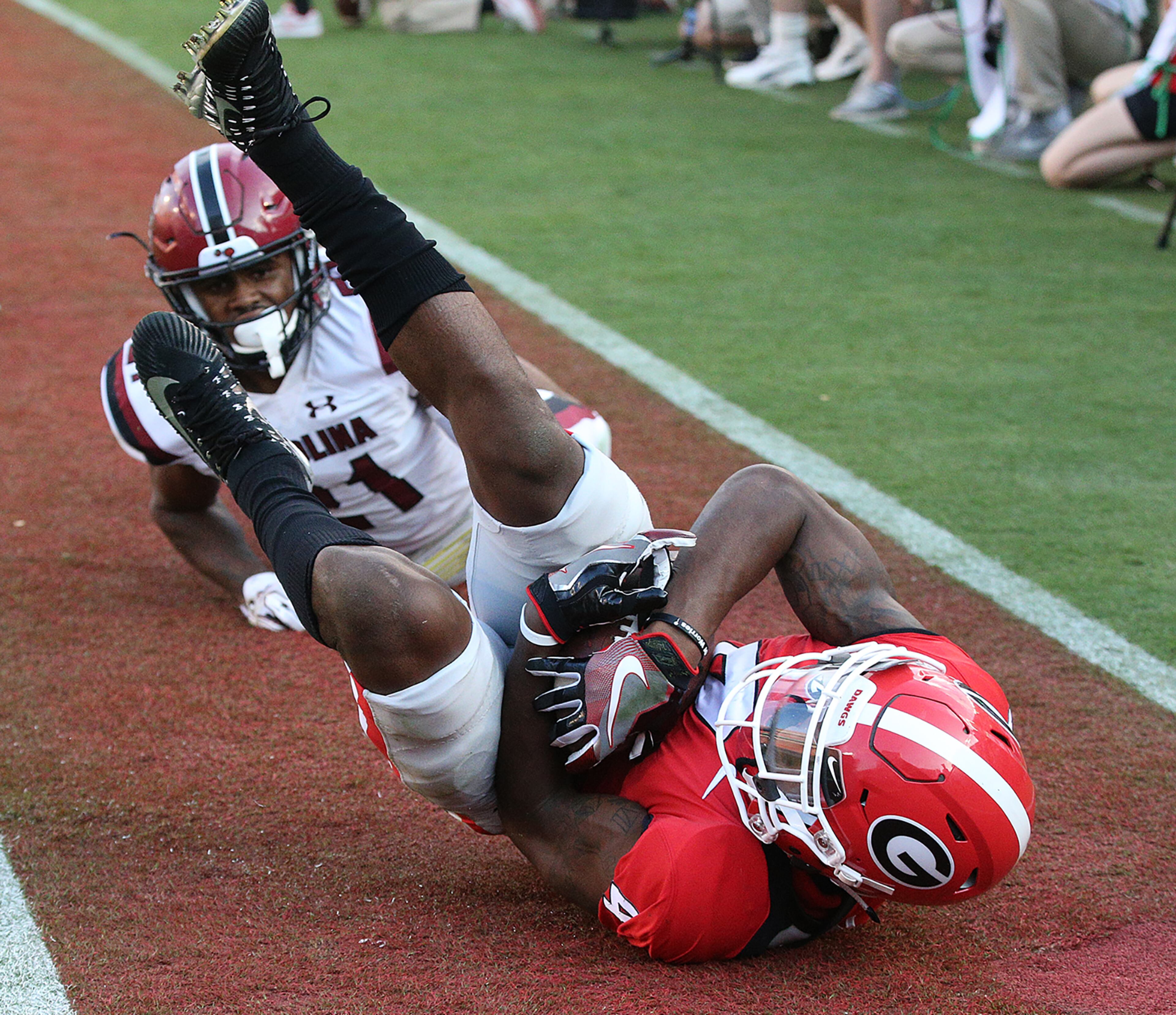 November 4, 2017 Athens: Mecole Hardman catches a touchdown pass past South Carolina defender Jamyest Williams to take a 21-7 lead in the third quarter of a NCAA college football game on Saturday, November 4, 2017, in Athens. Curtis Compton/ccompton@ajc.com