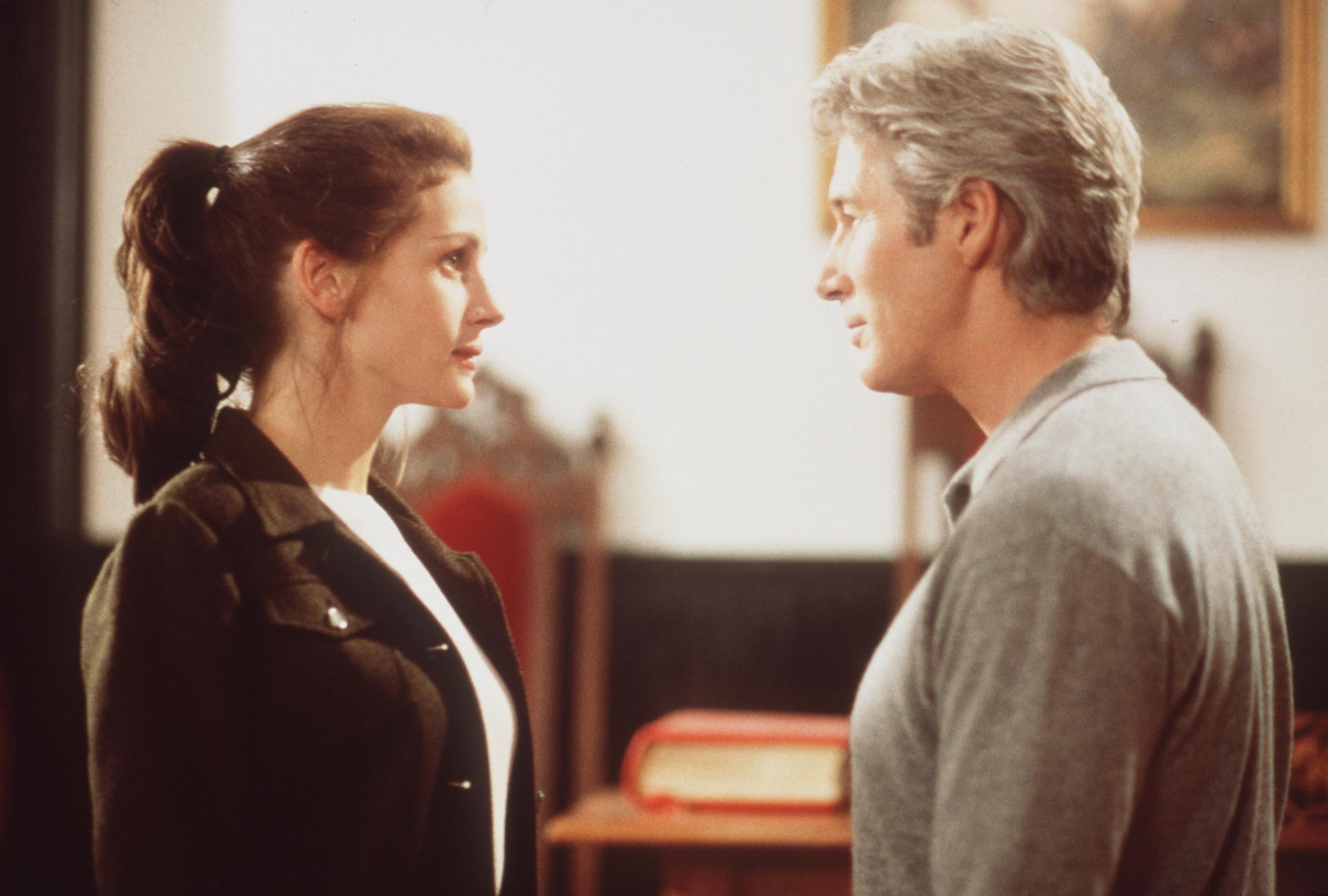 Julia Roberts (As Maggie Carpenter, Aka, The Runaway Bride) and Richard Gere (As Journalist Ike Graham) in Garry Marshall's romantic comedy, "Runaway Bride."