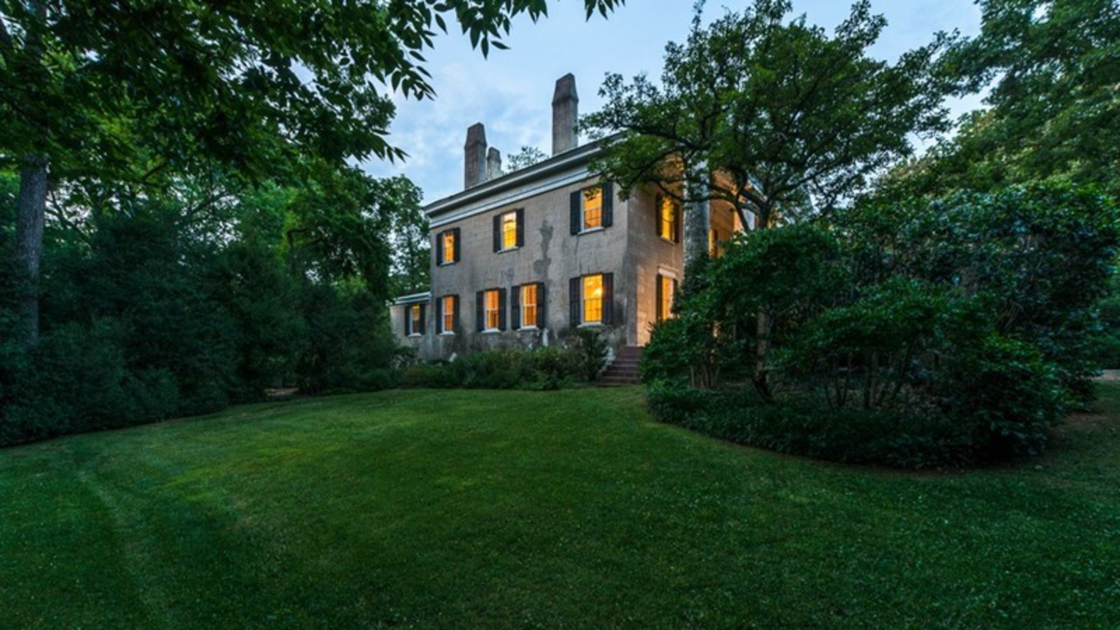 Roswell is asking residents what it should do with Mimosa Hall & Gardens, an antebellum estate the city acquired in August. AJC FILE