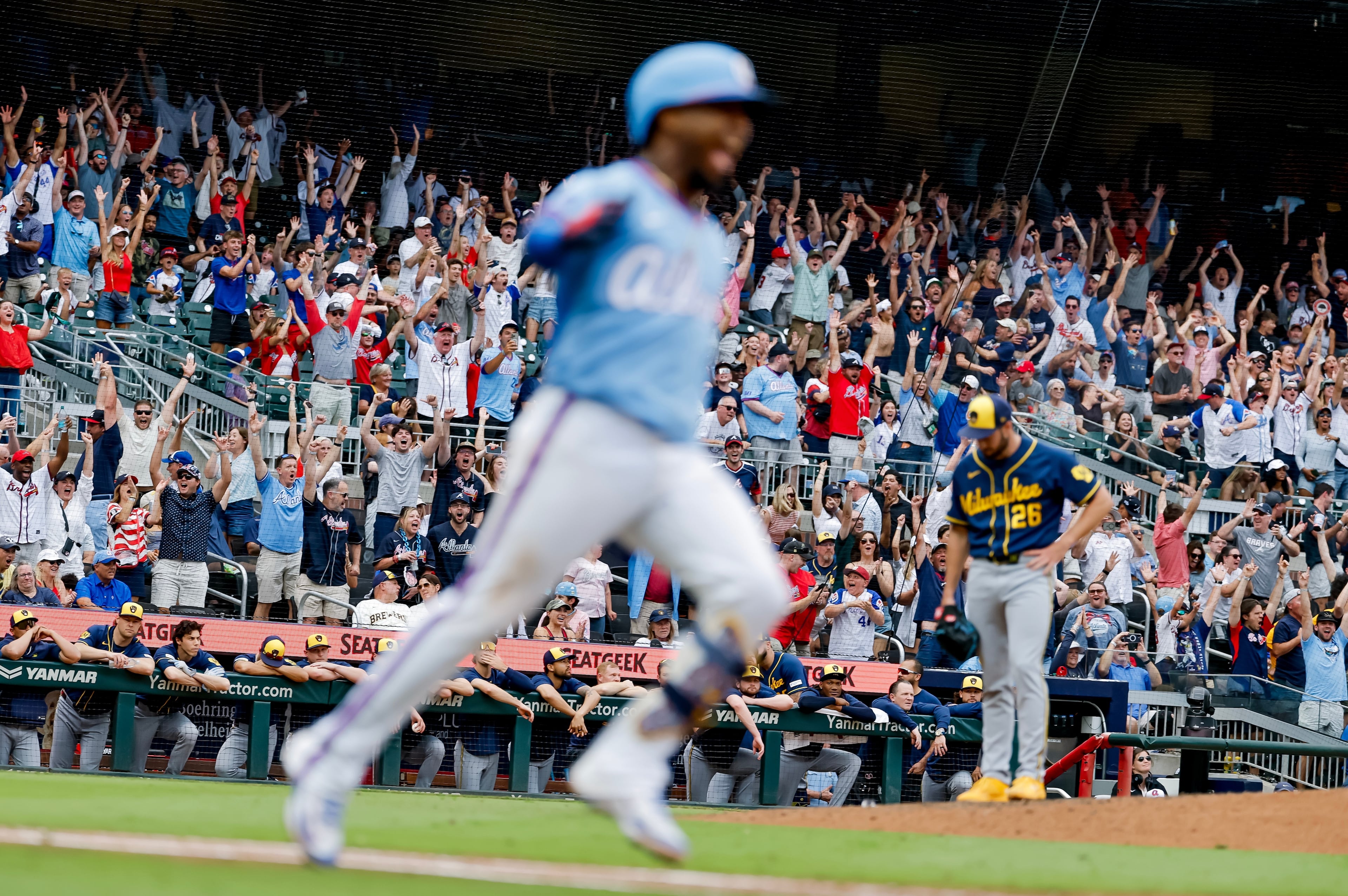 Brewers Braves Baseball