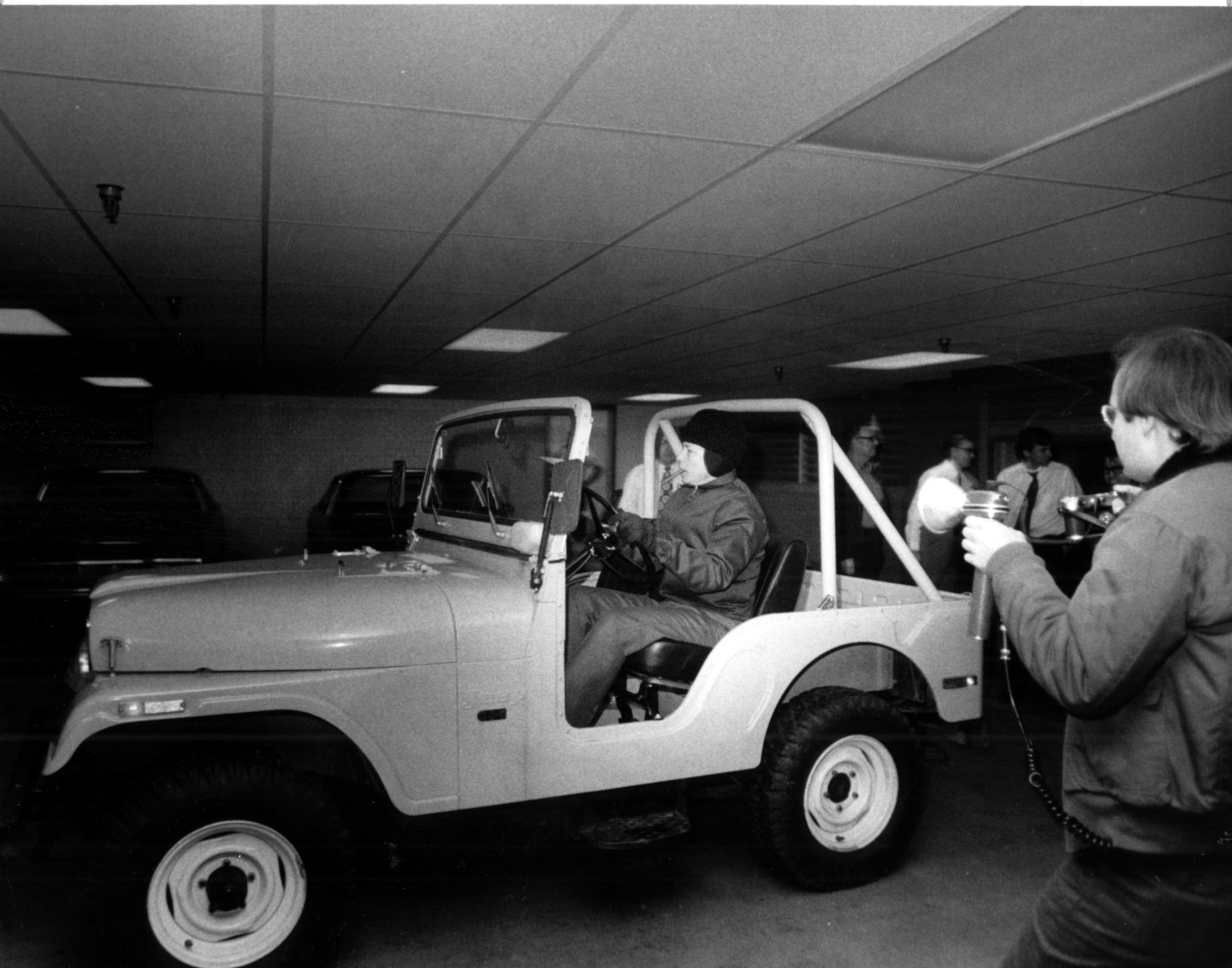 Atlanta Journal editor Jim Minter returning after delivering a $700,000 ransom to reclaim kidnapped Constitution editorial page editor Reg Murphy. (AJC file 1974)