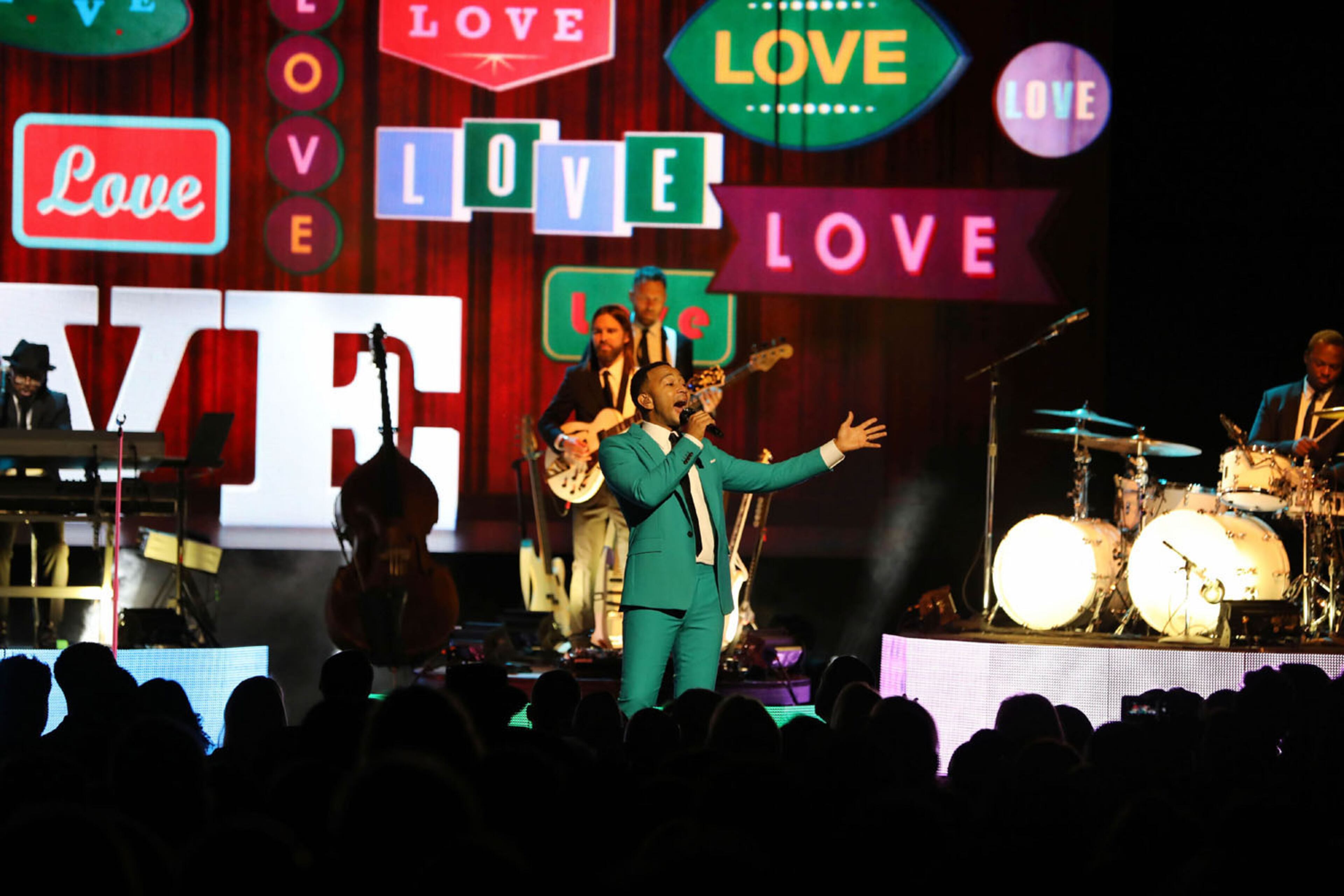 John Legend broought his Legendary Christmas Tour to the sold out Fox Theatre on Tuesday, November 20, 2018.
Robb Cohen Photography & Video /RobbsPhotos.com