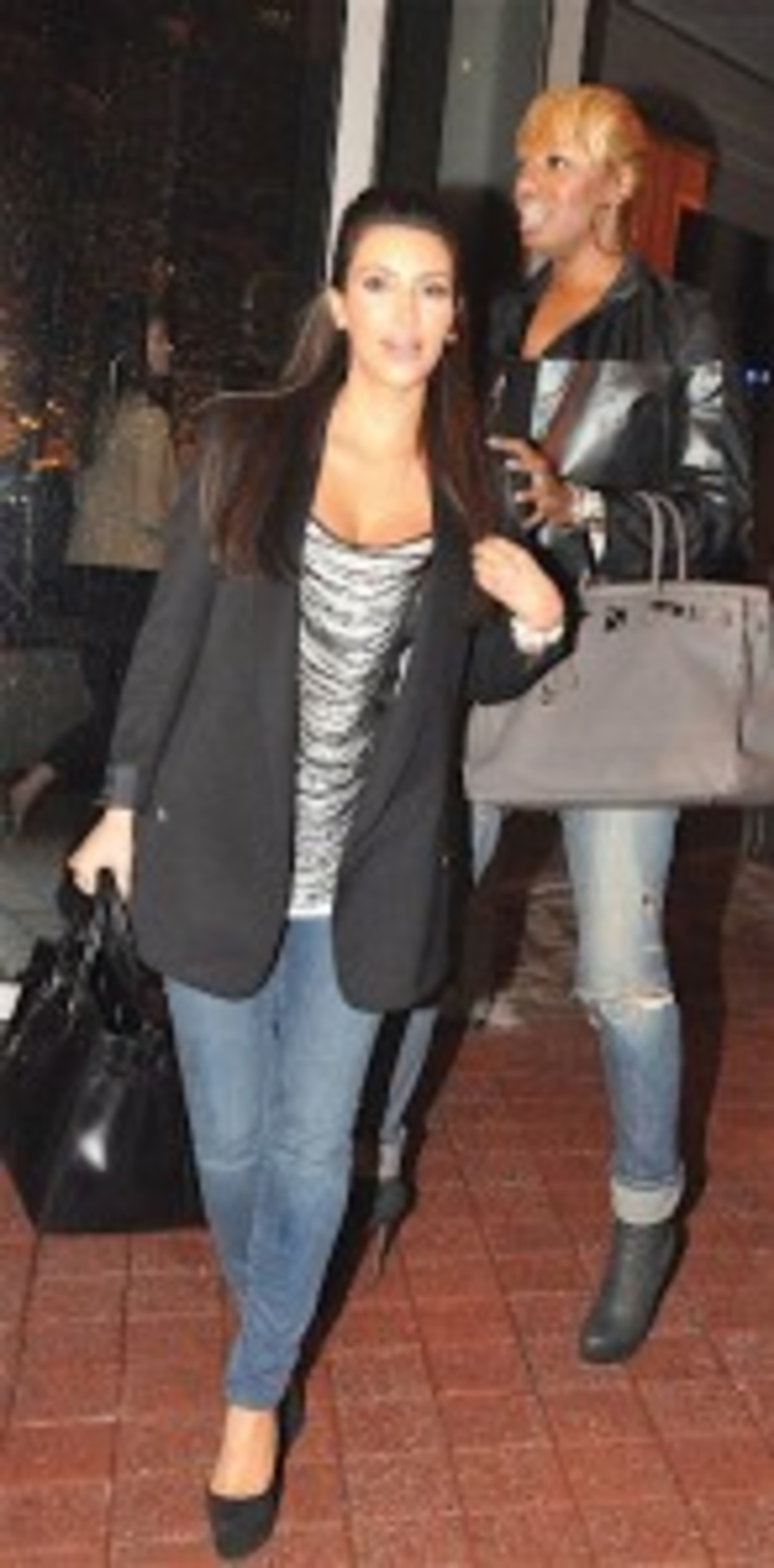 The sleek Midtown steakhouse is an absolute celeb magnet. Kim Kardashian and NeNe Leakes (pictured) had a GNO there last year when Kardashian was in town to film a guest role on “Drop Dead Diva,” the Lifetime series that films here. Arnold Schwarzenegger dined there when he was here filming “Sabotage,” and Denzel Washington had dinner there with friends while in town filming “Flight.”