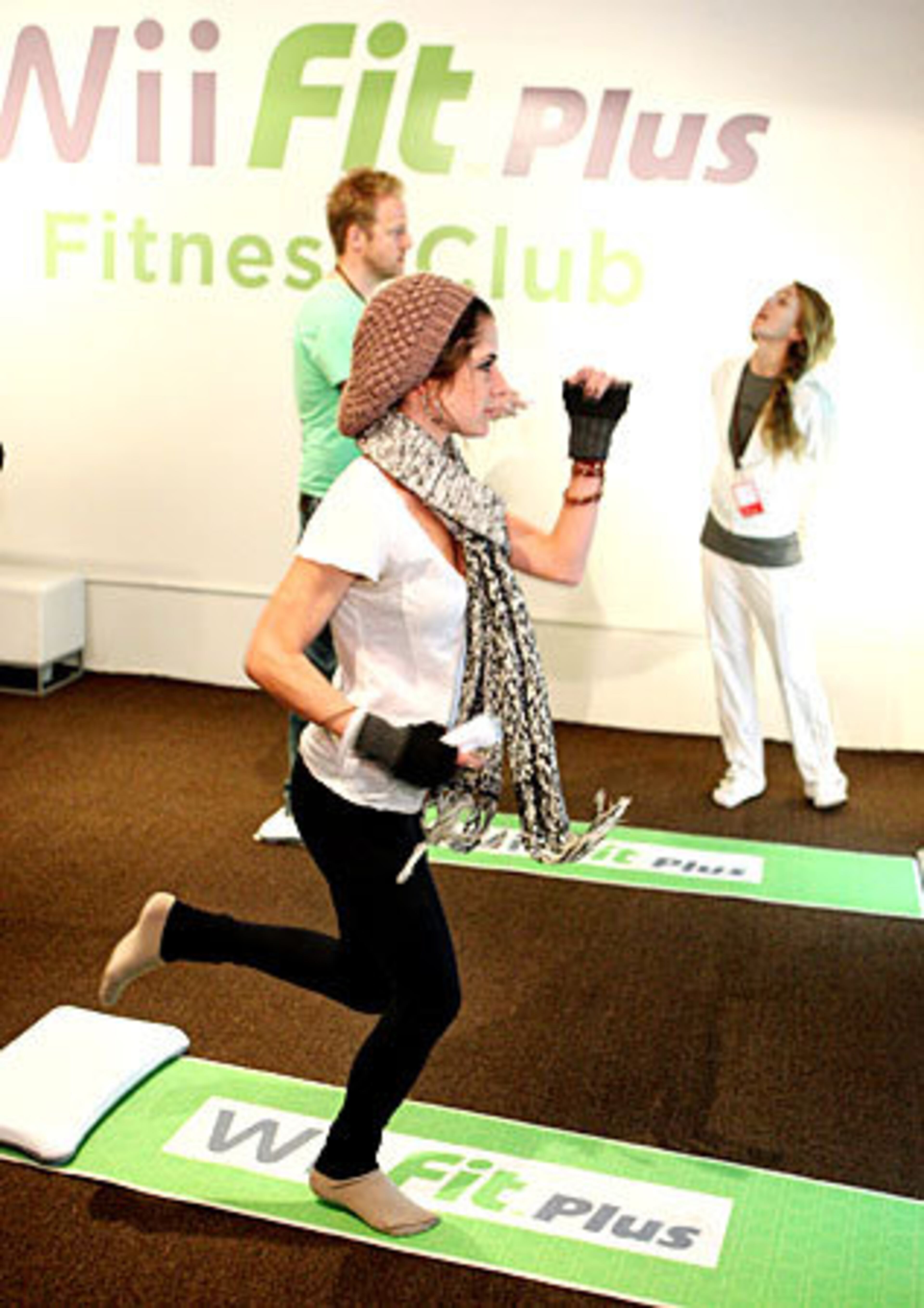 Nintendo provided a Wii Fit Plus station for stars like Kelly Monaco to try their moves.