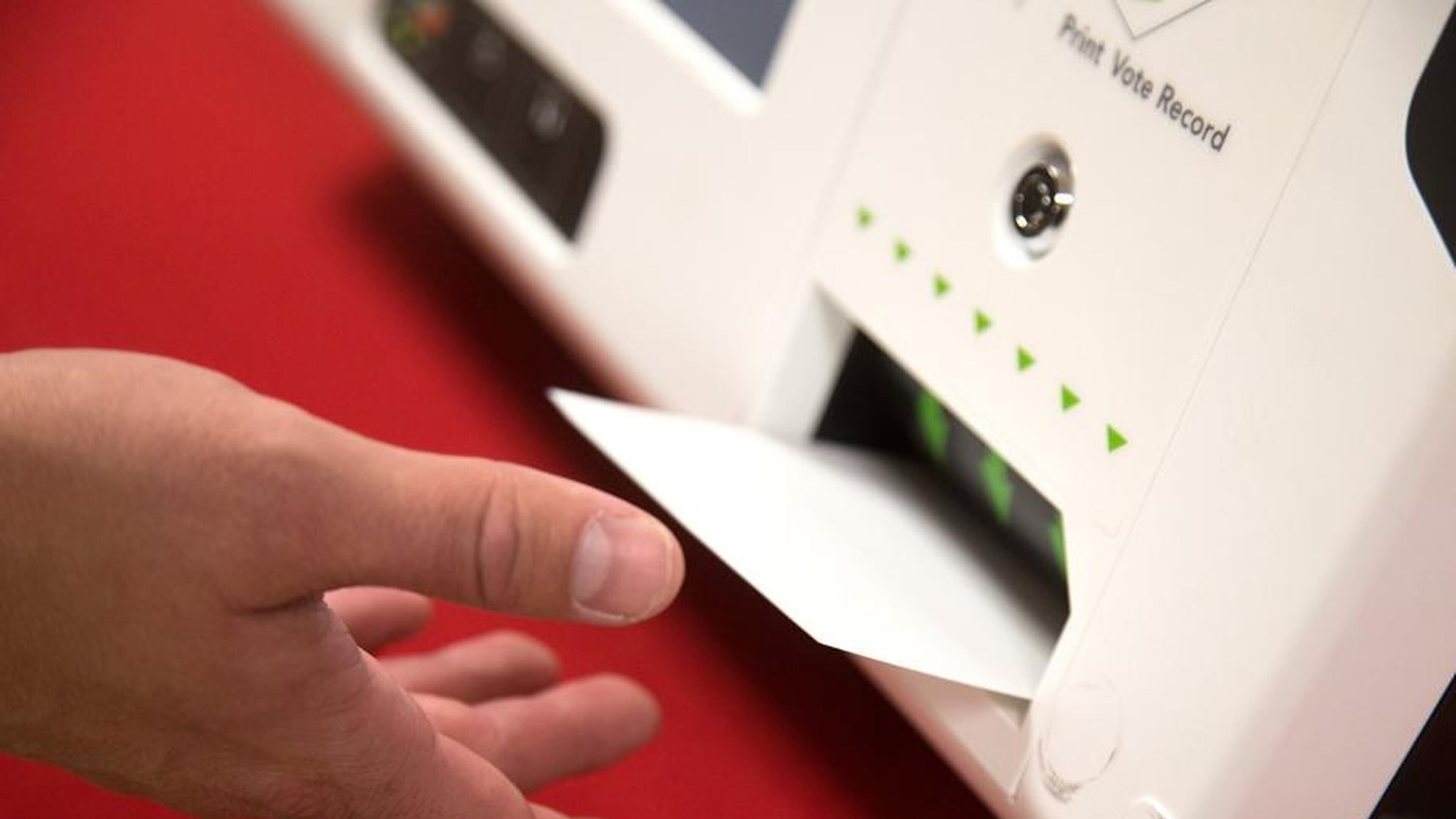 Georgia’s lawmakers are considering switching the state’s voting system to use paper ballots. STEVE SCHAEFER / SPECIAL TO THE AJC