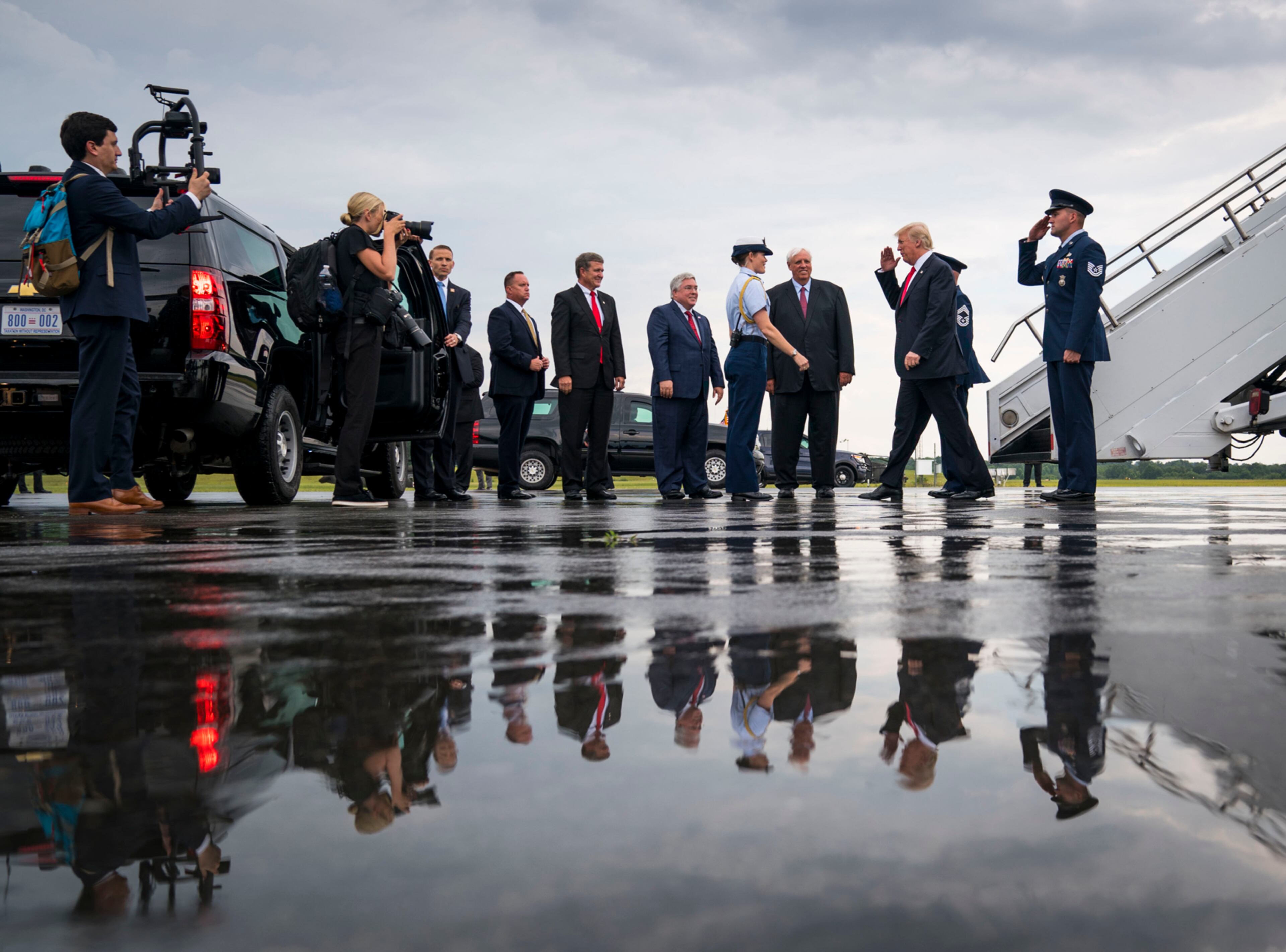 President Donald Trump arrives on Air Force One in Beaver, W.Va., en route to address the Boy Scouts of America's 2017 National Scout Jamboree, July 24, 2017. (Doug Mills/The New York Times)