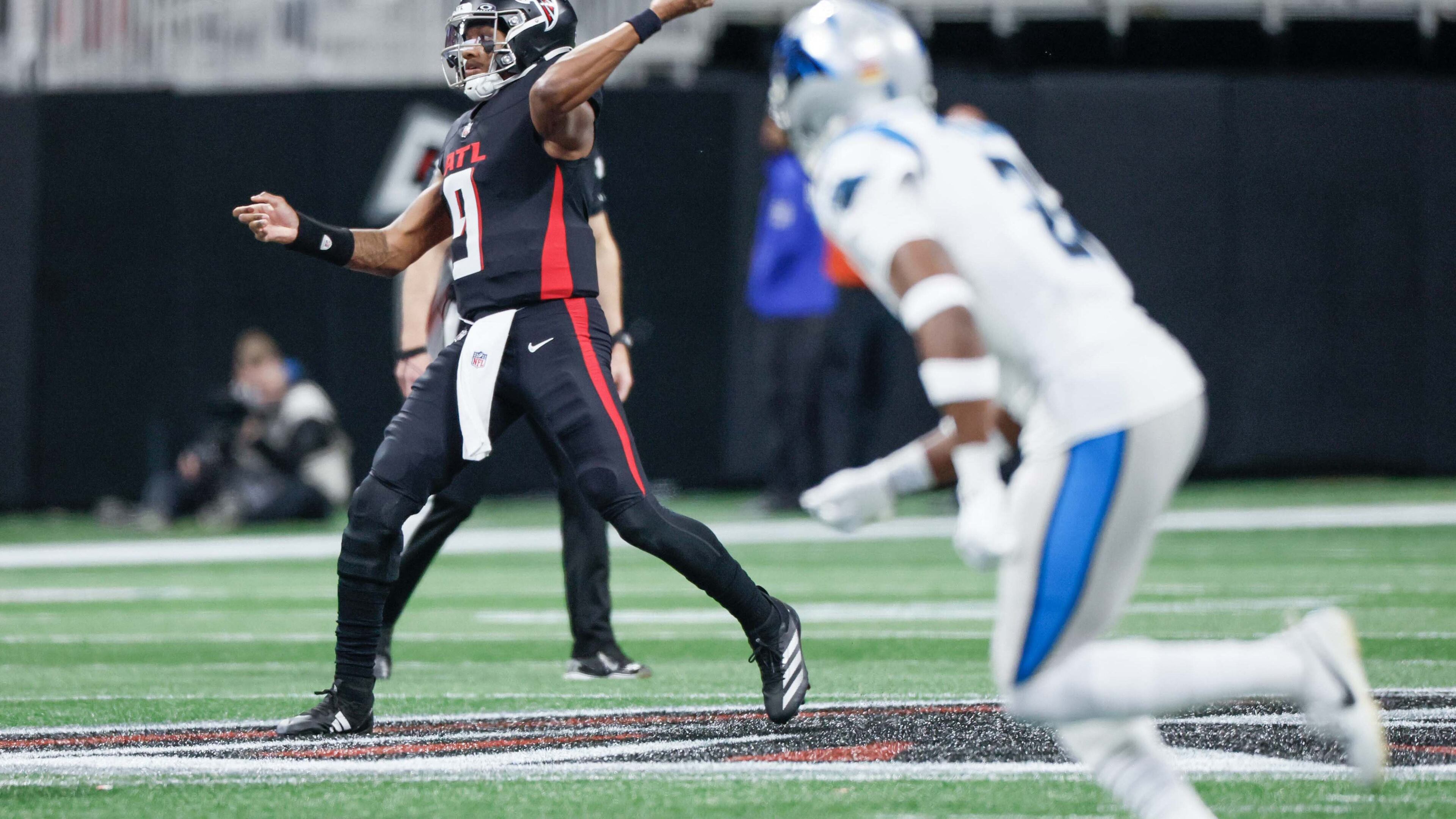 Atlanta Falcons quarterback Michael Penix Jr. (9) throws the ball during the first half of an NFL football game against the Caroline Panthers Sunday, January 5, 2025, at Mercedes-Benz Stadium in Atlanta.
(Miguel Martinez/ AJC)