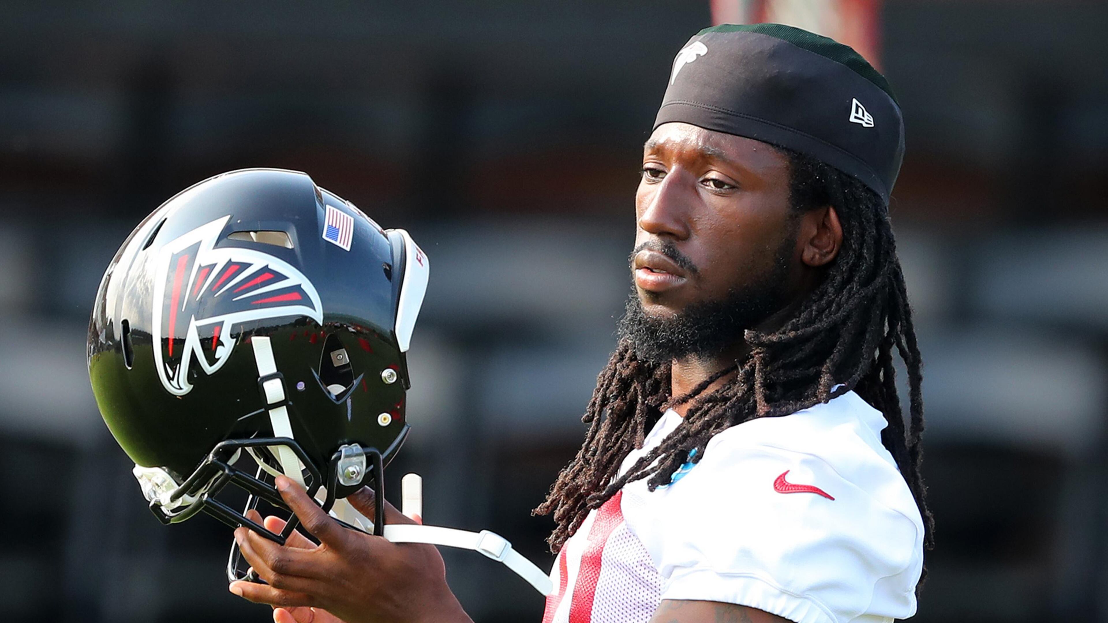 July 27, 2017 Flowery Branch: Falcons cornerback Desmond Trufant gears up for the first day of team practice at training camp on Thursday, July 27, 2017, in Flowery Branch. Curtis Compton/ccompton@ajc.com