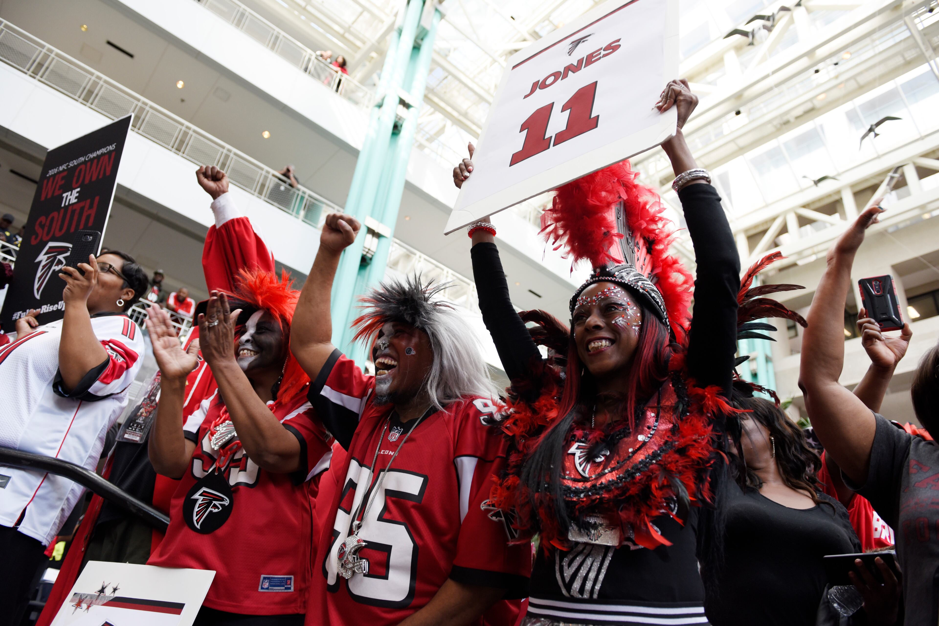 January 20, 2017, Atlanta - Fans cheer during a pep rally for the upcoming NFC Championship game against the Packers in Atlanta, Georgia, on Friday, January 20, 2017. (DAVID BARNES / DAVID.BARNES@AJC.COM)