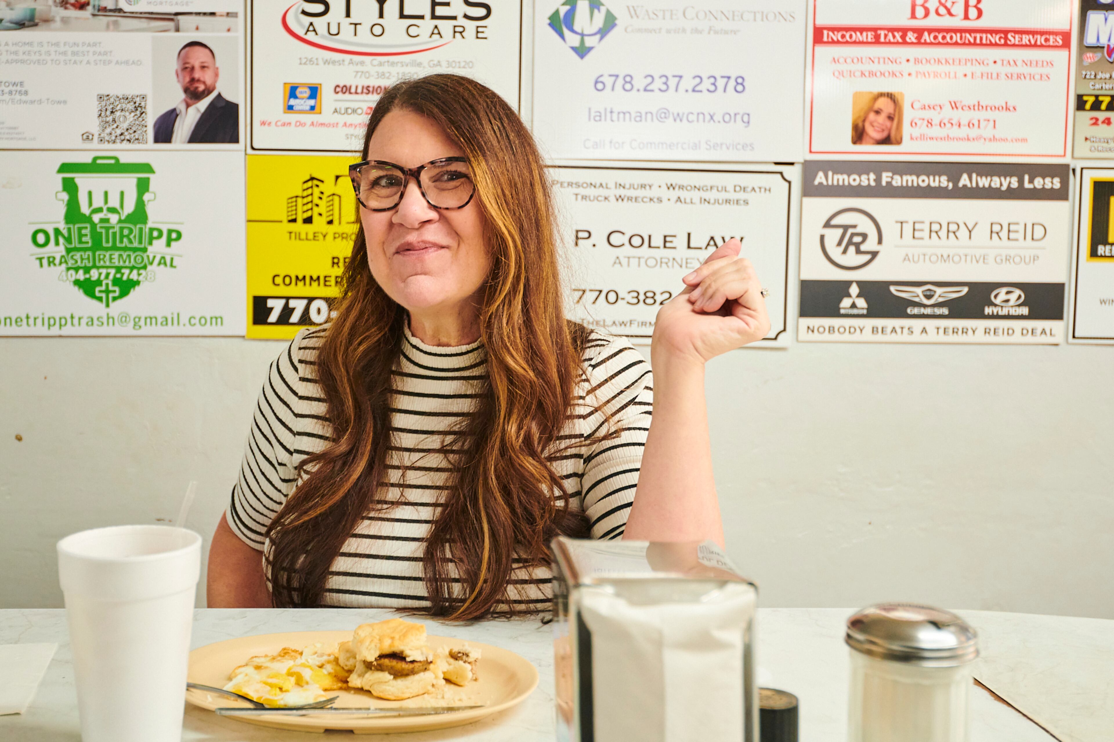 Customer Ashley Hurst visits Ross Grill in Cartersville for breakfast. (Greg Rannells for The Atlanta Journal-Constitution)