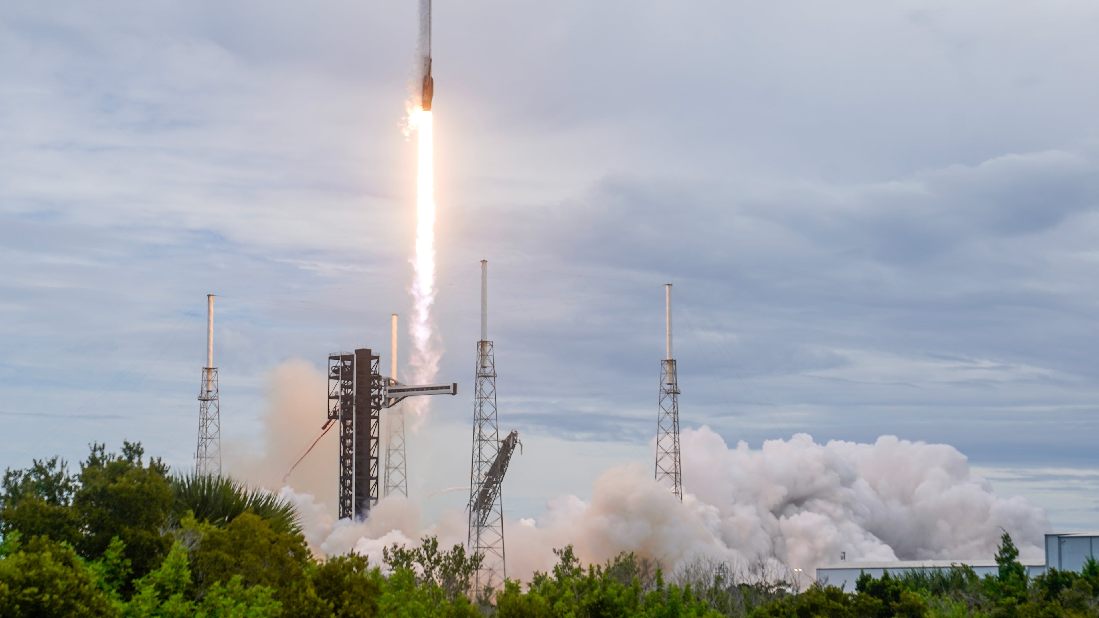 A SpaceX Falcon 9 rocket with a crew of four launches from pad 40 at the Cape Canaveral Space Force Station in Cape Canaveral, Fla., Thursday, Oct. 1, 2026. (AP Photo/John Raoux)