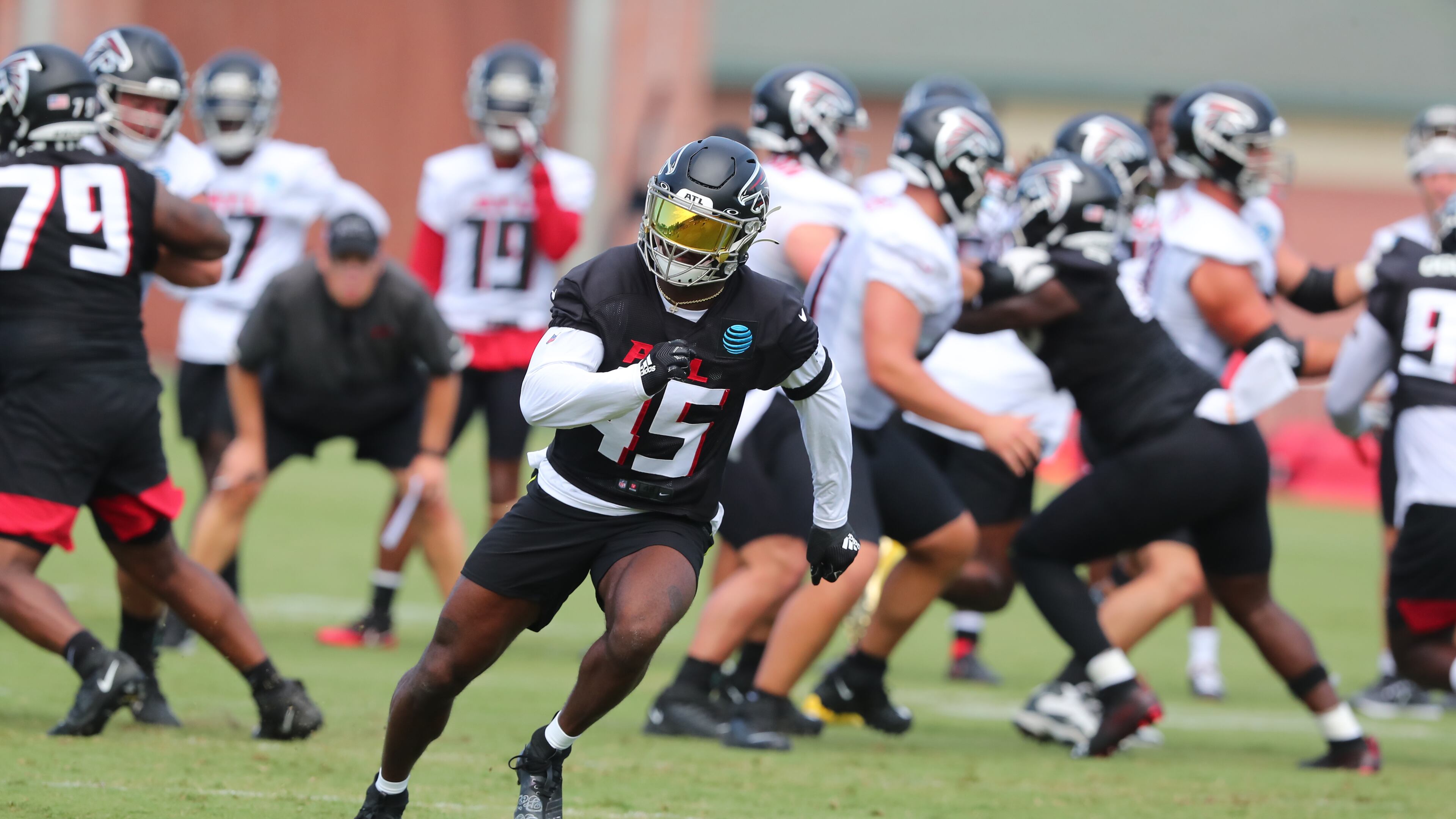 Falcons linebacker Deion Jones runs a play on the fourth day of training camp practice Sunday, Aug. 1, 2021, in Flowery Branch. (Curtis Compton / Curtis.Compton@ajc.com)