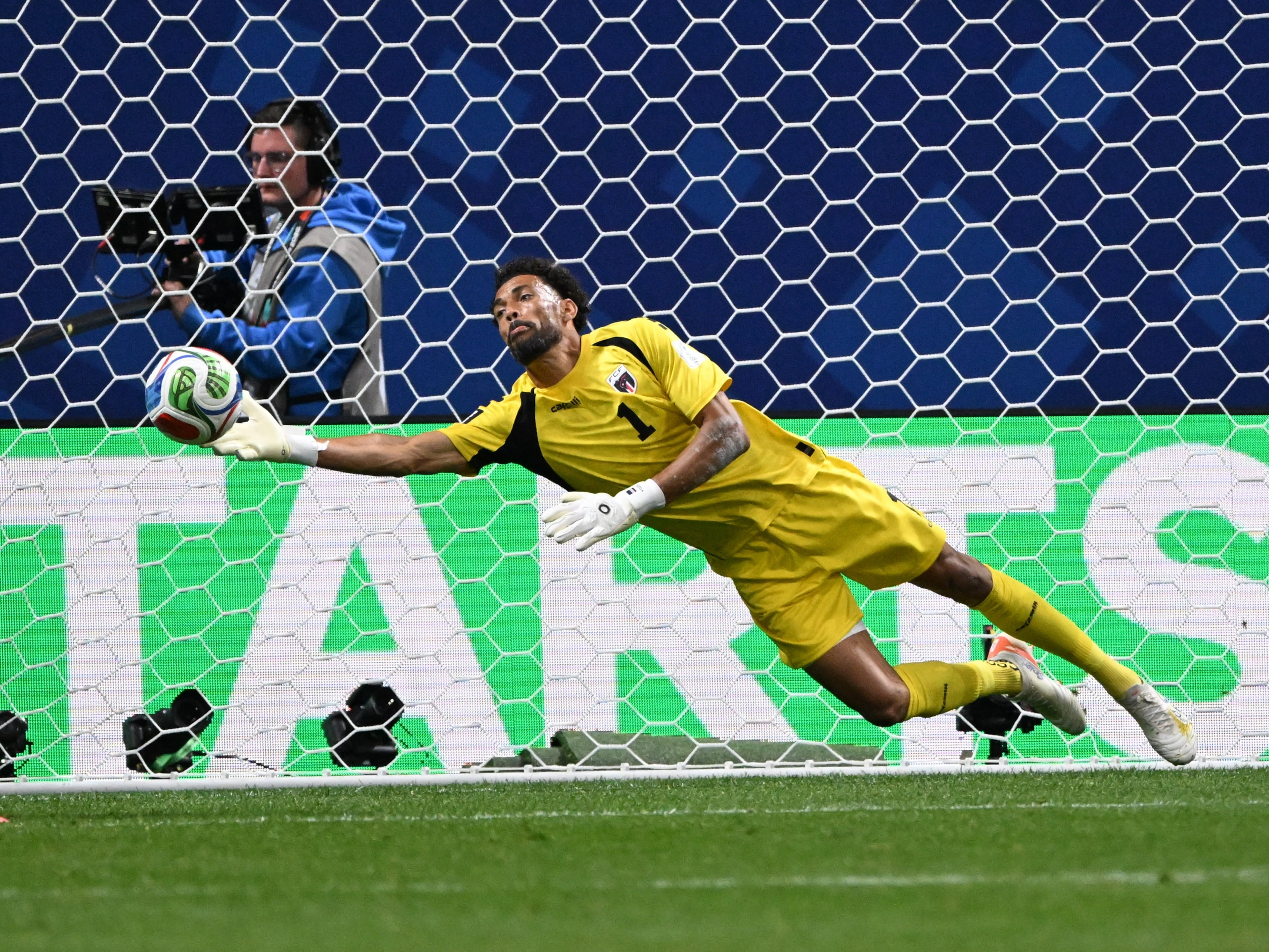 Cape Verde goalkeeper Vozinha (1) makes a save during first half of Spain vs. Cape Verde Group H match at Atlanta Stadium (Mercedes-Benz Stadium) on Monday, June 15, 2026. (Hyosub Shin/AJC)