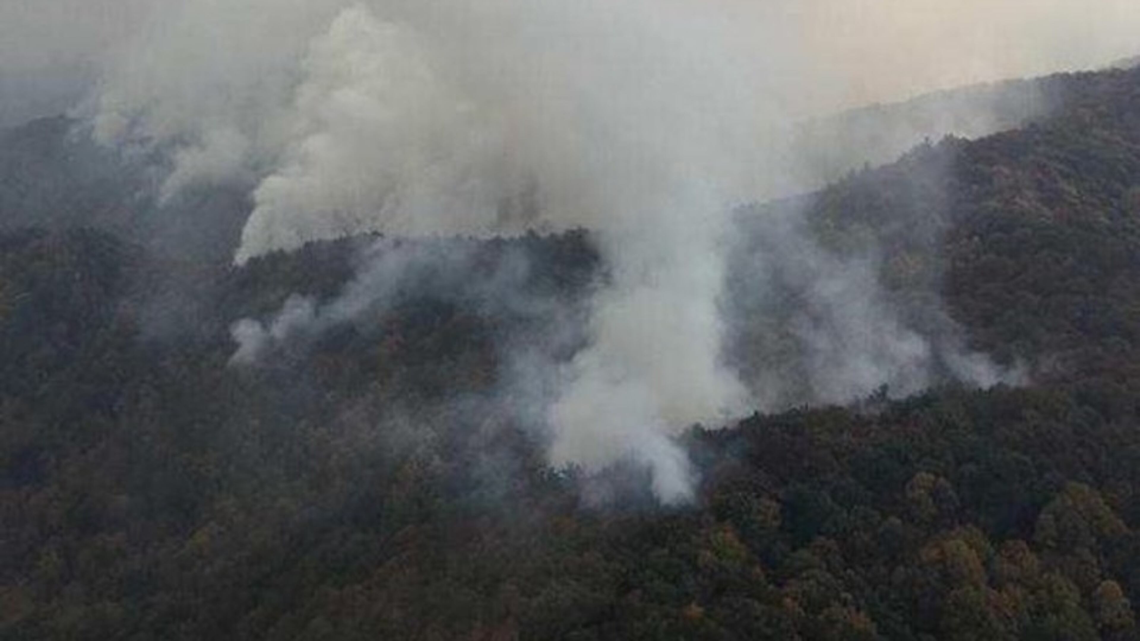 This fire in the Cohutta Wilderness Area in North Georgia has consumed more than 2,700 acres. (Credit: Rome News-Tribune)