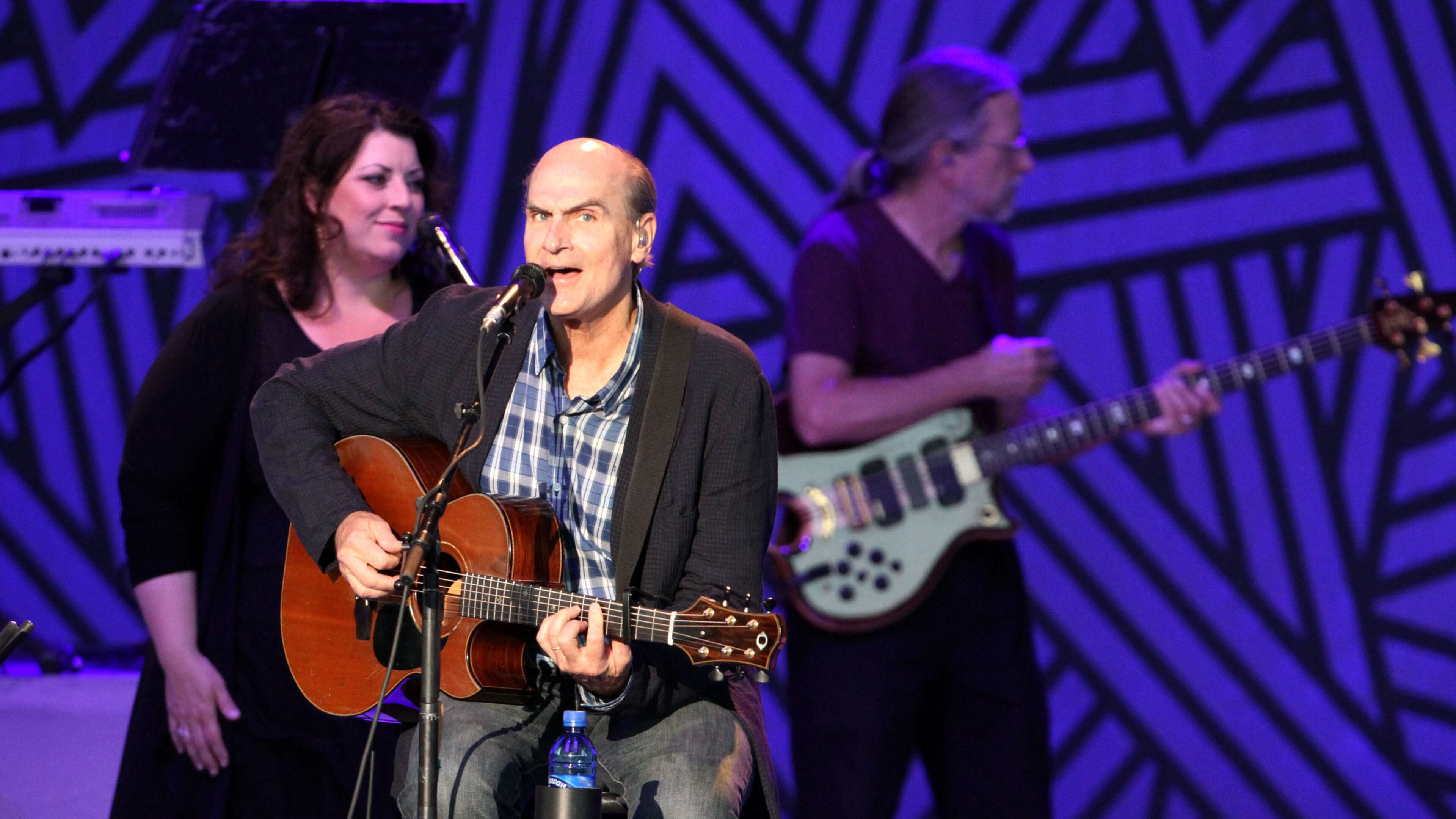 James Taylor serenaded a sold out Verizon Wireless Amphitheatre in Alpharetta in August 2014. Robb D. Cohen/RobbsPhotos.com