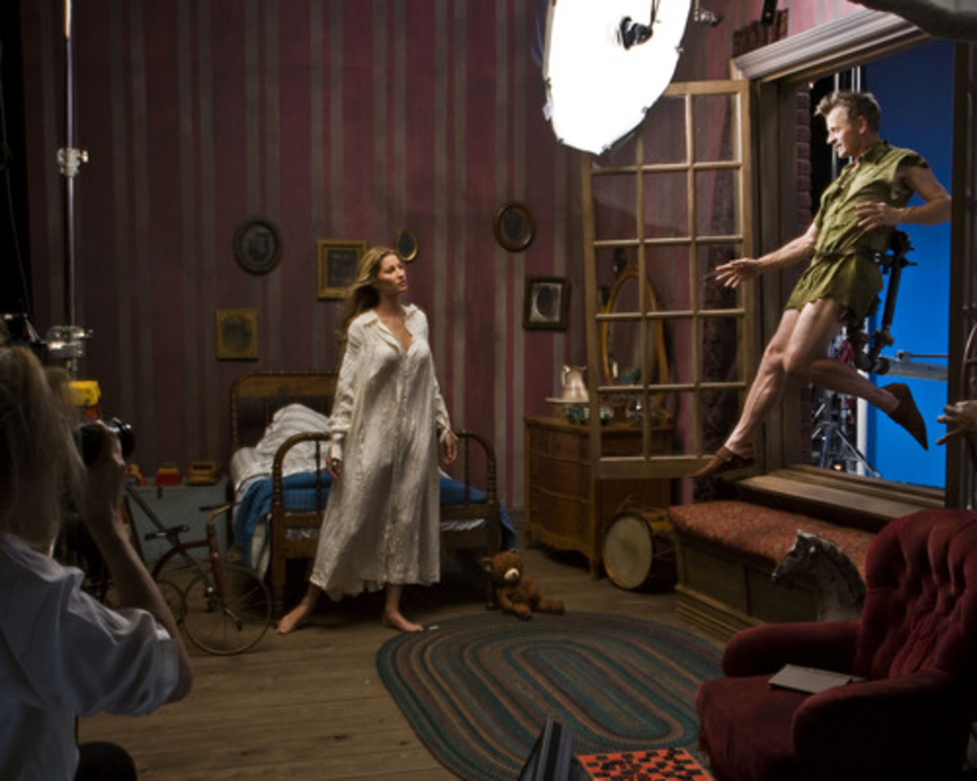 Bundchen poses with ballet legend Mikhail Baryshnikov.