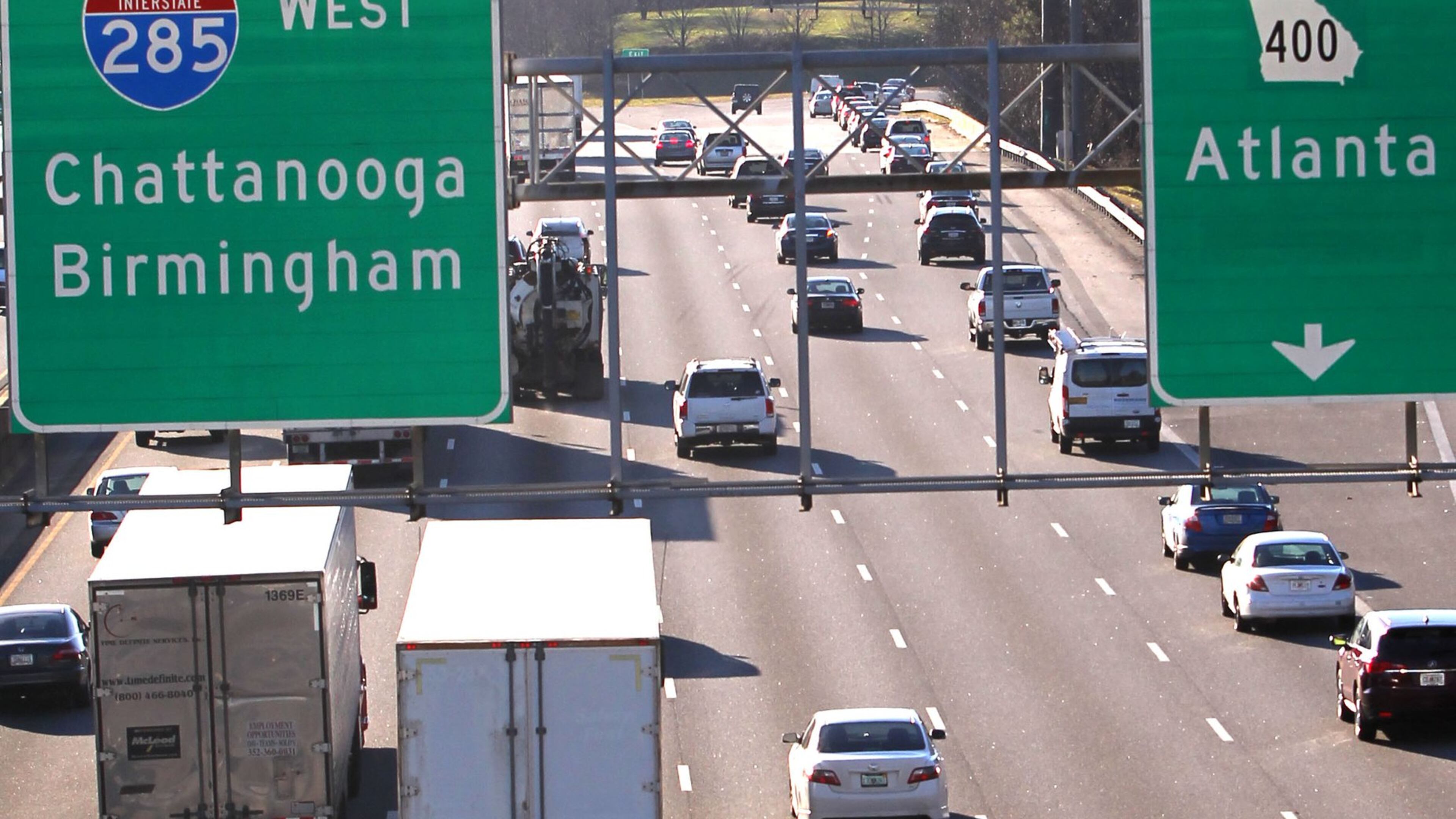 Traffic jammed on I-285 westbound near Ashford-Dunwoody Road. TAYLOR CARPENTER / AJC