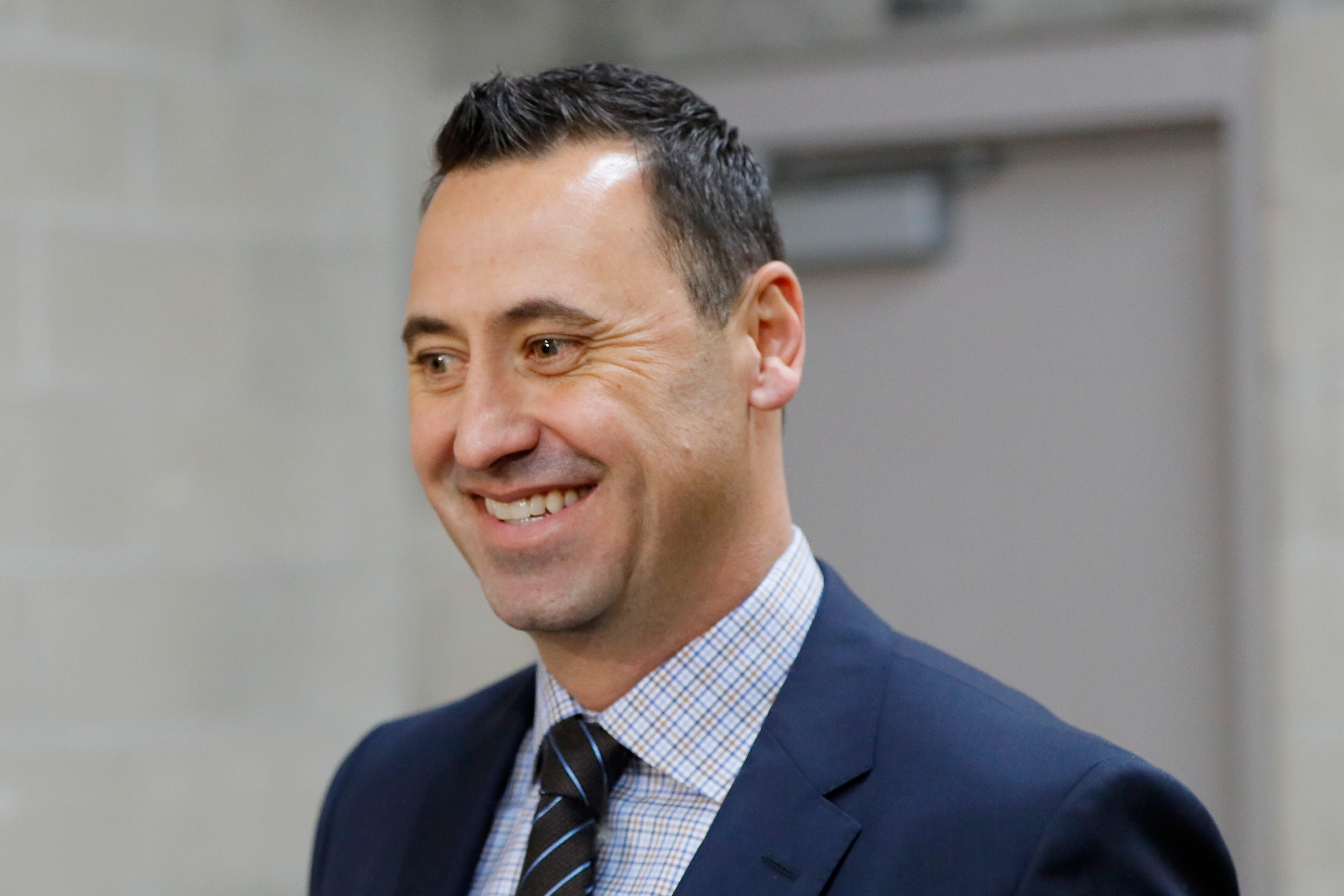 TAMPA, FL - JANUARY 09: Offensive coordinator Steve Sarkisian of the Alabama Crimson Tide arrives before taking on the Clemson Tigers in the 2017 College Football Playoff National Championship Game at Raymond James Stadium on January 9, 2017 in Tampa, Florida. (Photo by Kevin C. Cox/Getty Images)