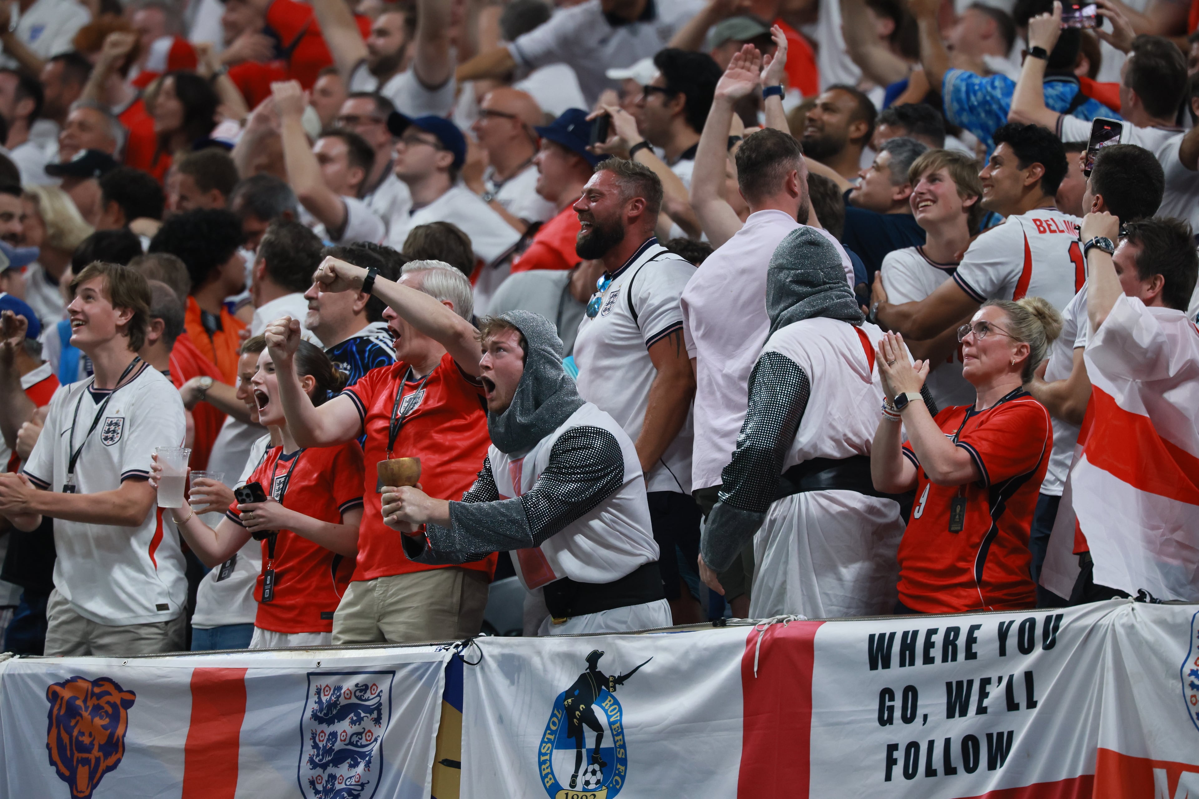 England fans celebrate goal of England's Anthony Gordon during first half of Argentina vs. England FIFA World Cup Semifinal match at Atlanta Stadium (Mercedes-Benz Stadium) on Wednesday, July 15, 2026. (Jason Getz/AJC)