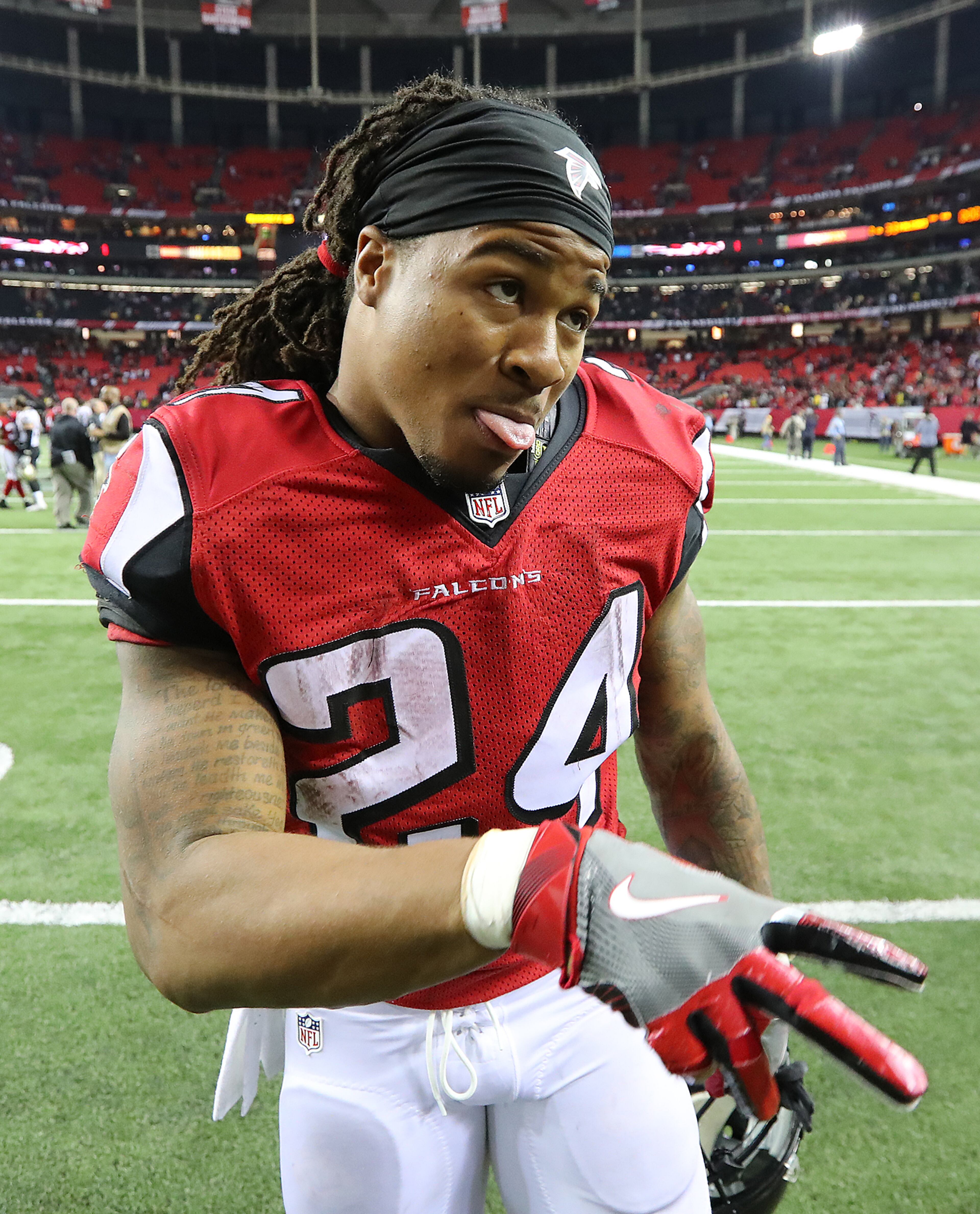 Peace out for Devonta Freeman after the home win over the Saints.