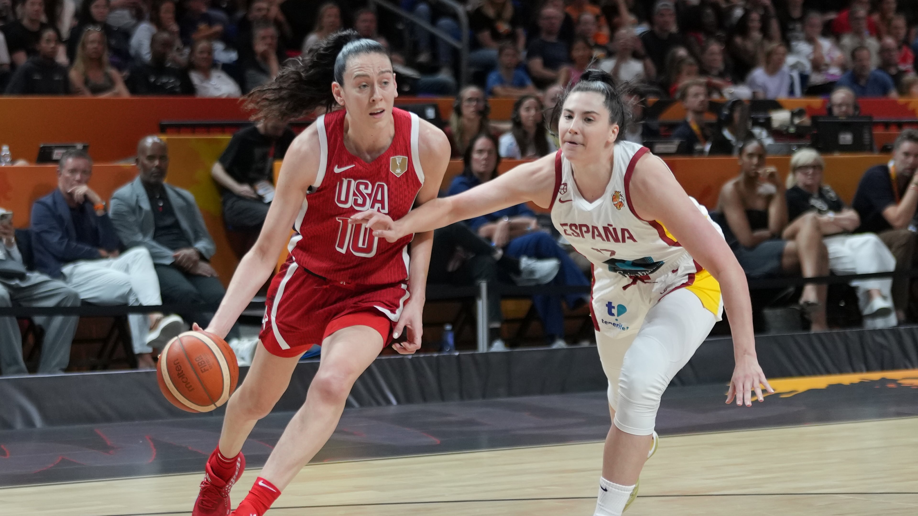 during the Women's Basketball World Cup semifinal match between the United States and Spain in Berlin, Saturday, Sept. 12, 2026. (AP Photo/Ebrahim Noroozi)