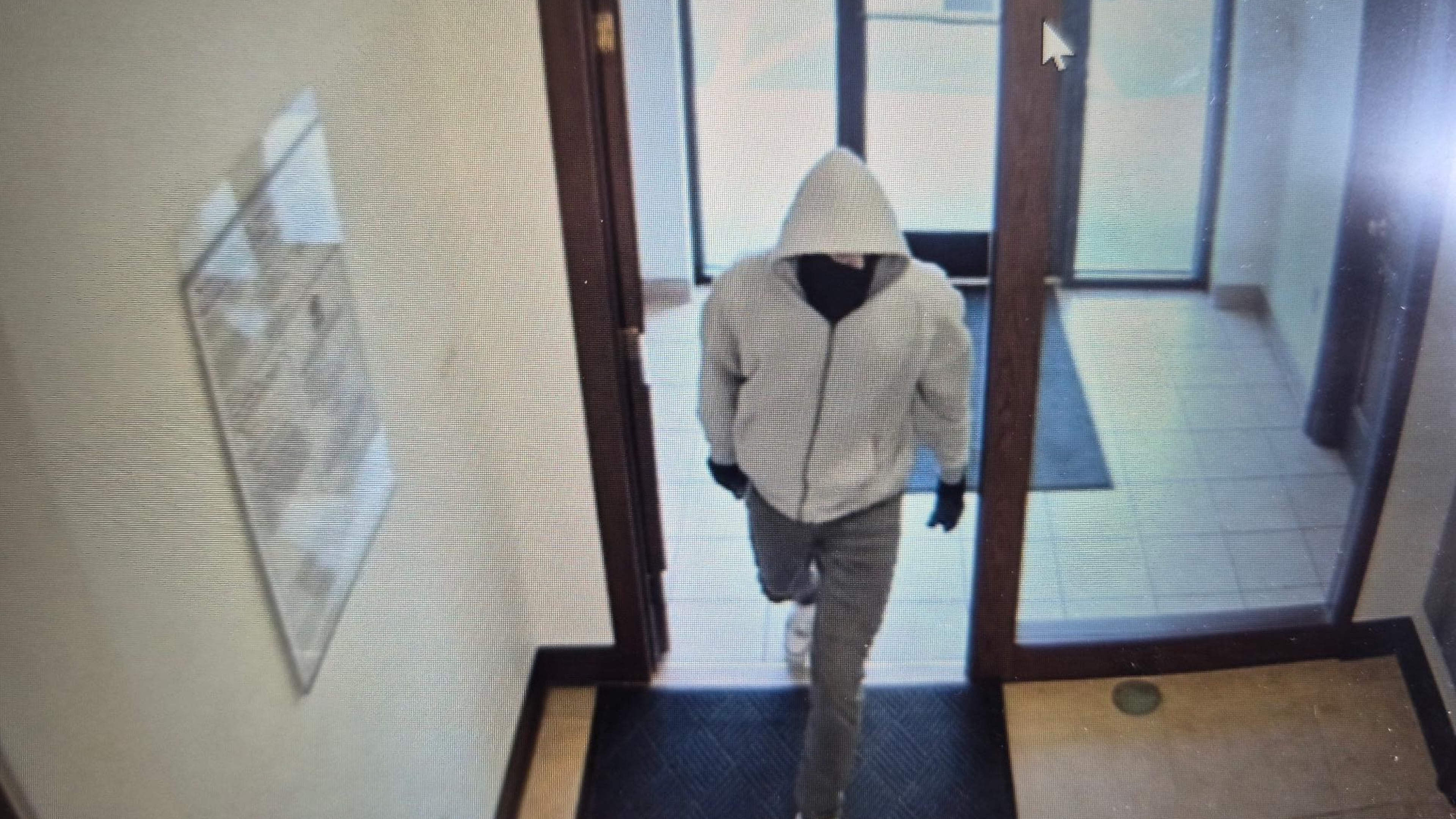 This image released by Kentucky State Police shows a suspect in a fatal bank robbery at a U.S. Bank in Berea, Ky., Thursday, April 30, 2026. (Kentucky State Police via AP)