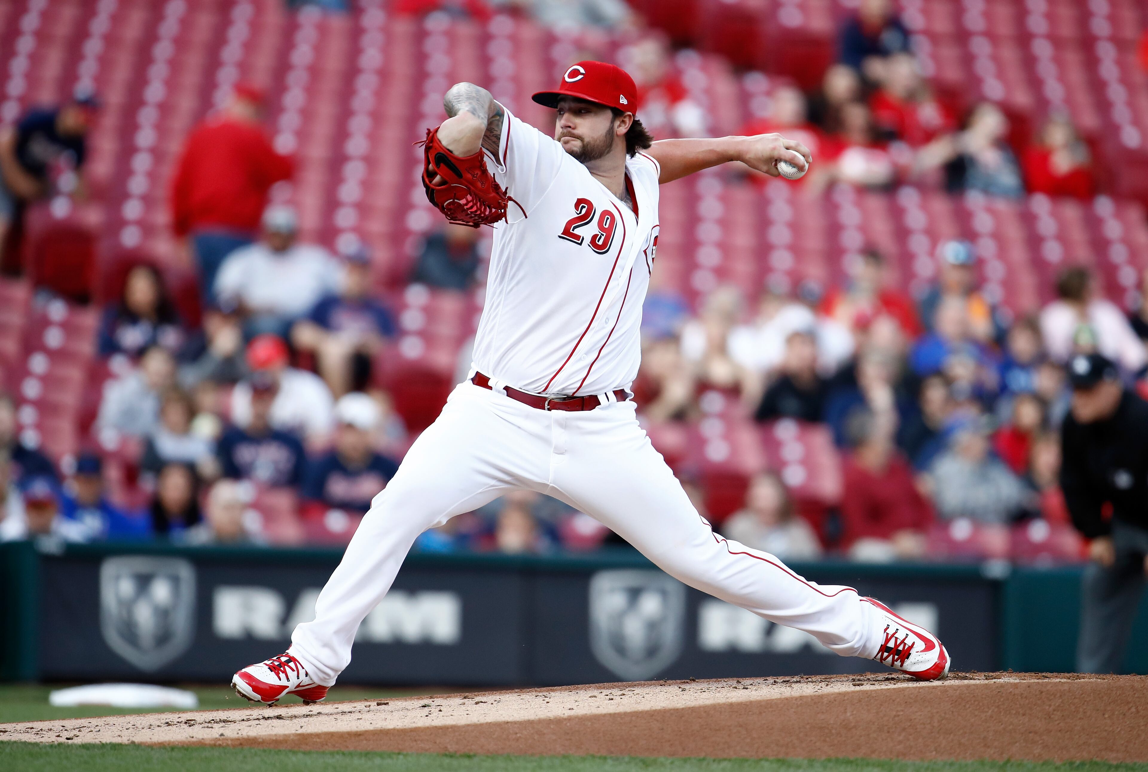 CINCINNATI, OH - APRIL 25: Brandon Finnegan #29 of the Cincinnati Reds throws a pitch against the Atlanta Braves at Great American Ball Park on April 25, 2018 in Cincinnati, Ohio. (Photo by Andy Lyons/Getty Images)