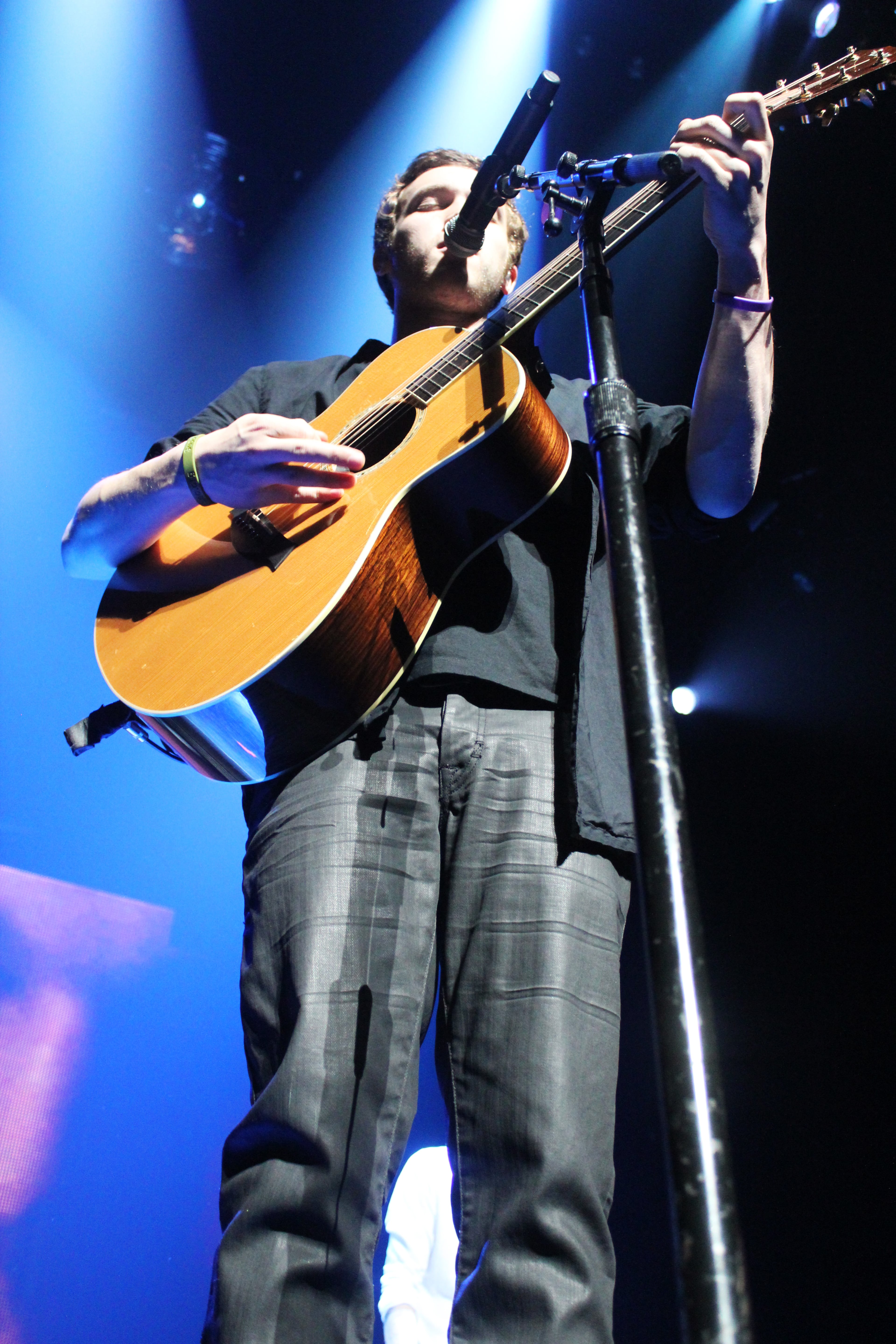The top 10 finalists of American Idol performed at Consol Energy Center.